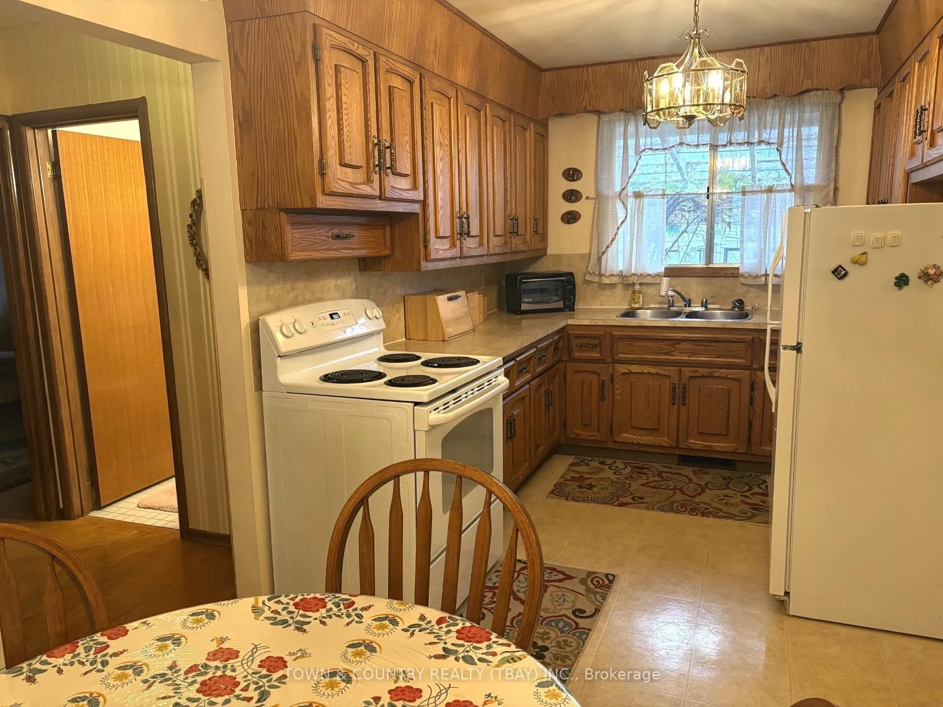 Photo 4 of 518 Edward St N, Thunder Bay, Northwood Park — HOMEH