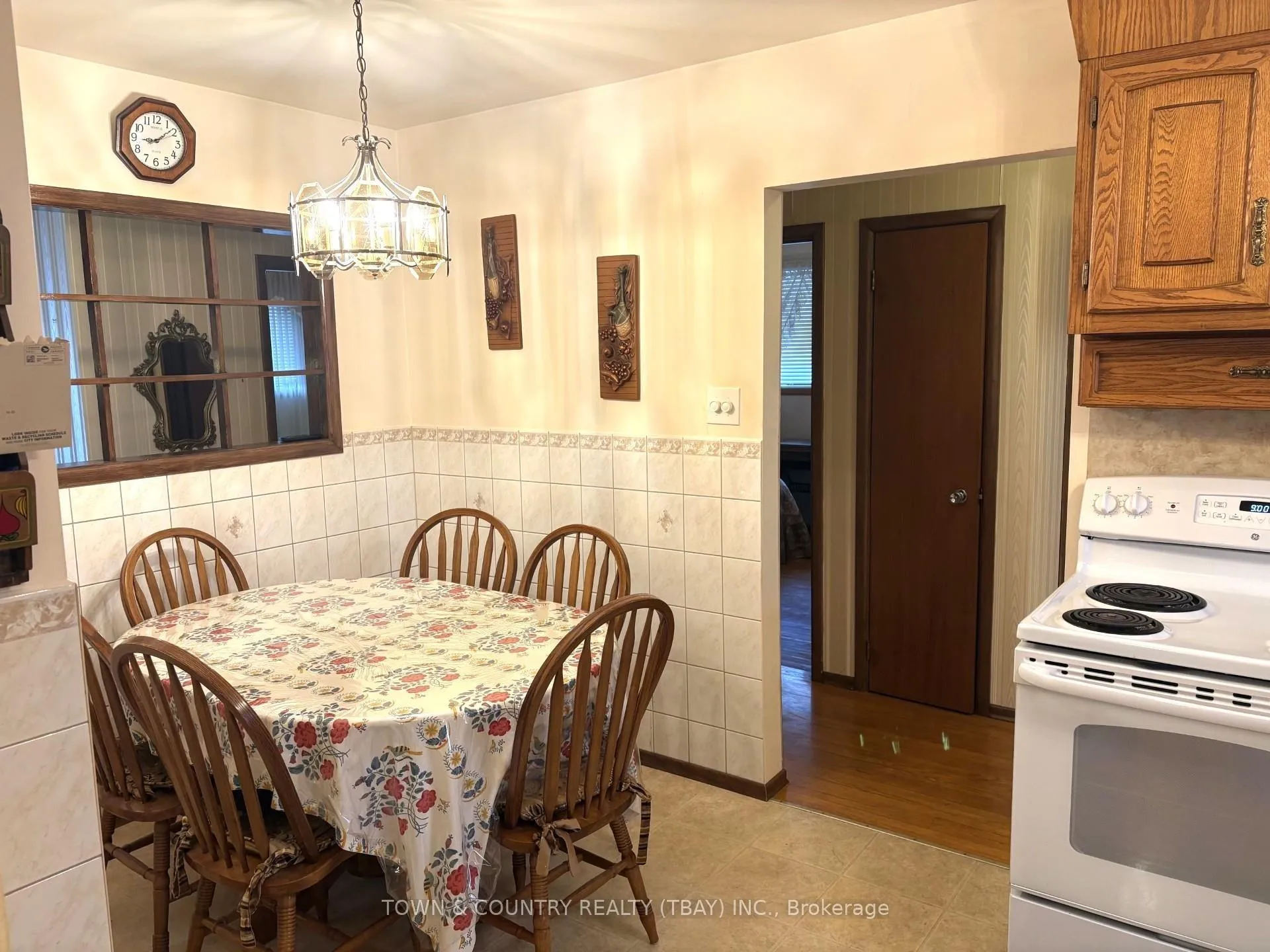 Photo 5 of 518 Edward St N, Thunder Bay, Northwood Park — HOMEH