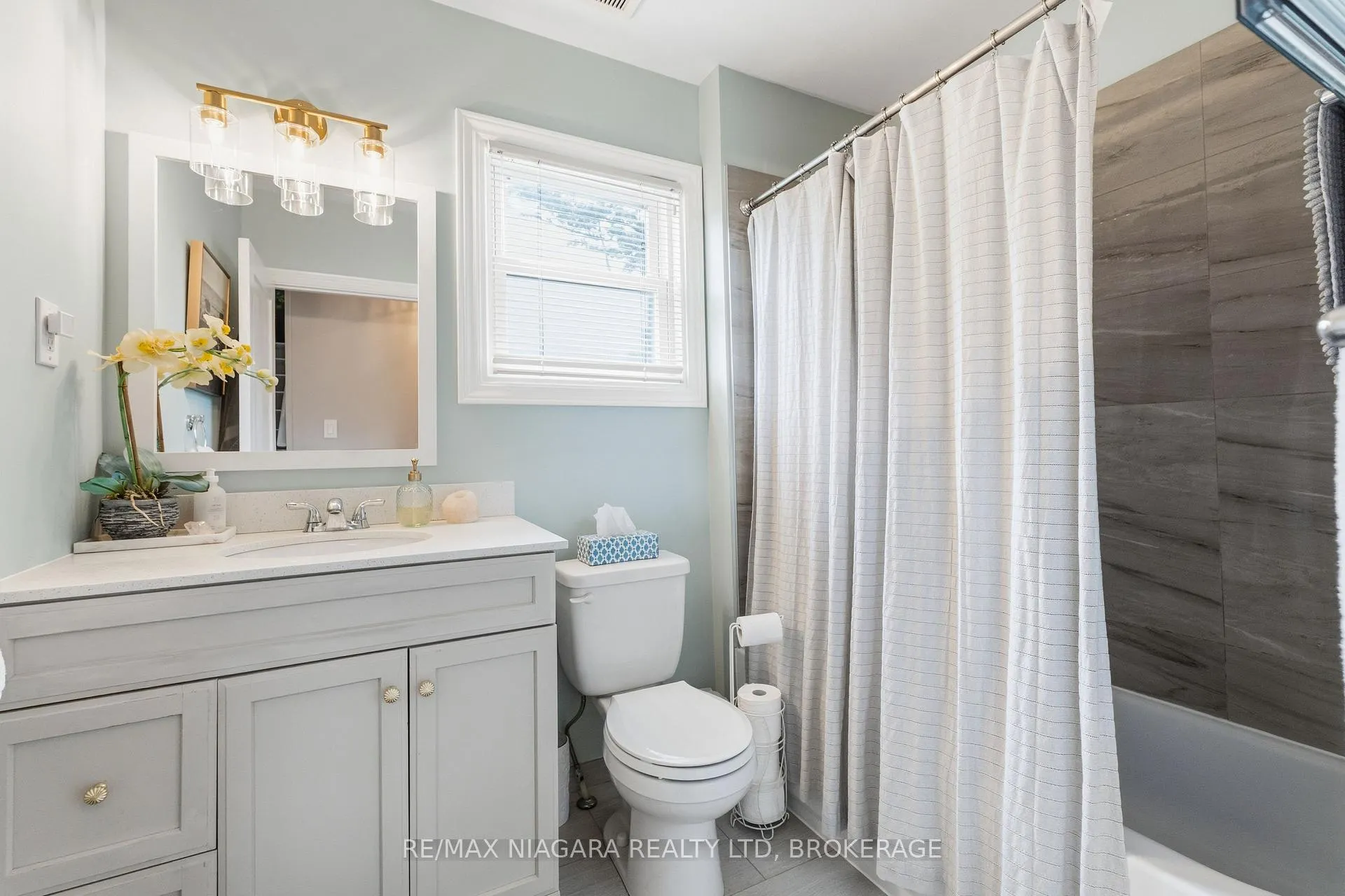 Photo 11 of 29 Johnston Street, St. Catharines, Port Dalhousie — HOMEH