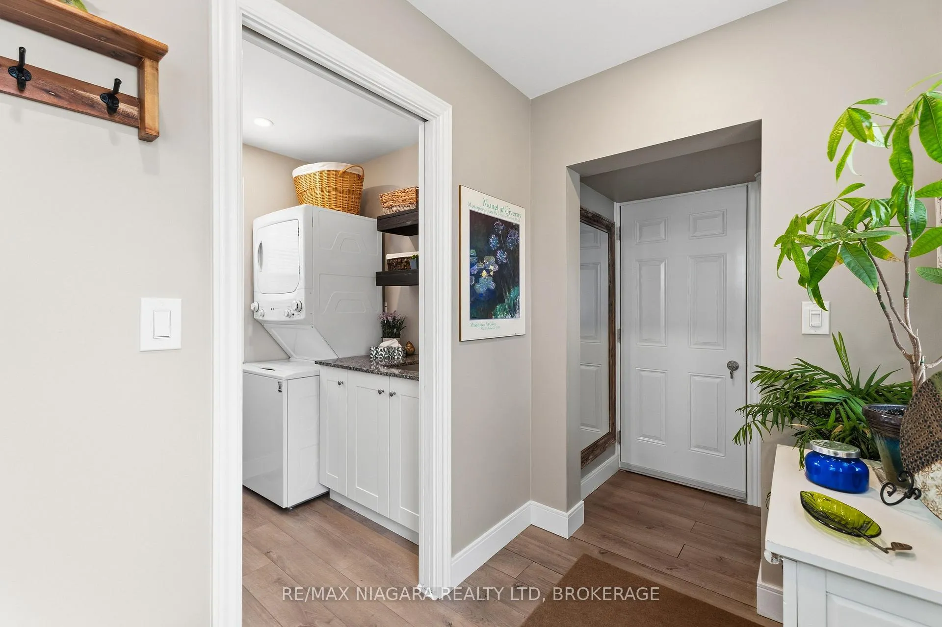 Photo 16 of 29 Johnston Street, St. Catharines, Port Dalhousie — HOMEH