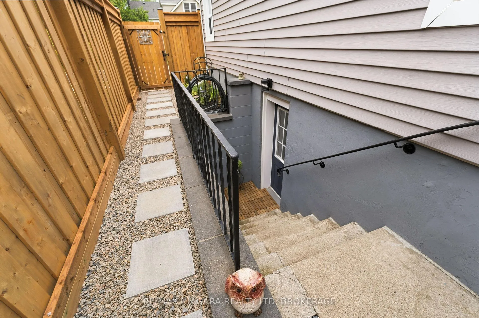 Photo 22 of 29 Johnston Street, St. Catharines, Port Dalhousie — HOMEH