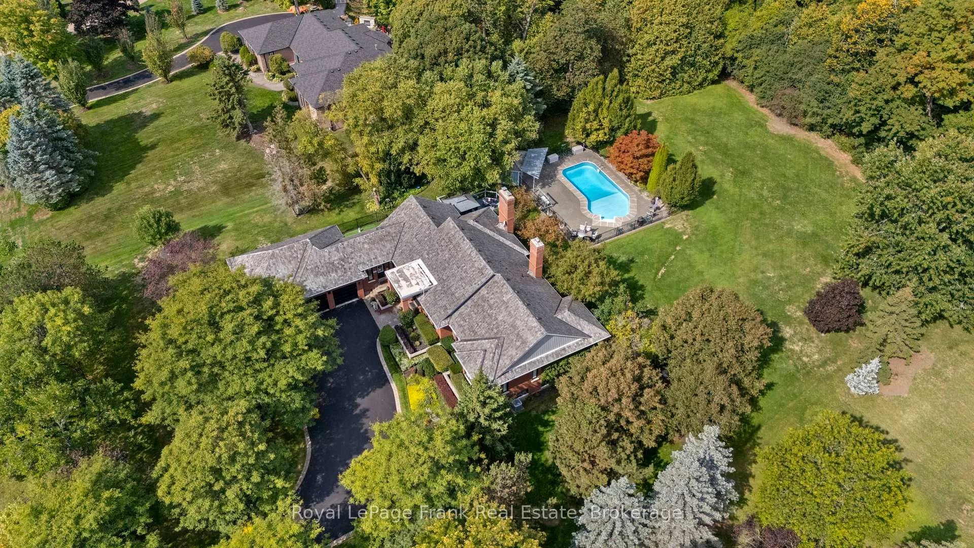 Photo 2 of 8 Buggey Lane, Ajax, Northeast Ajax — HOMEH