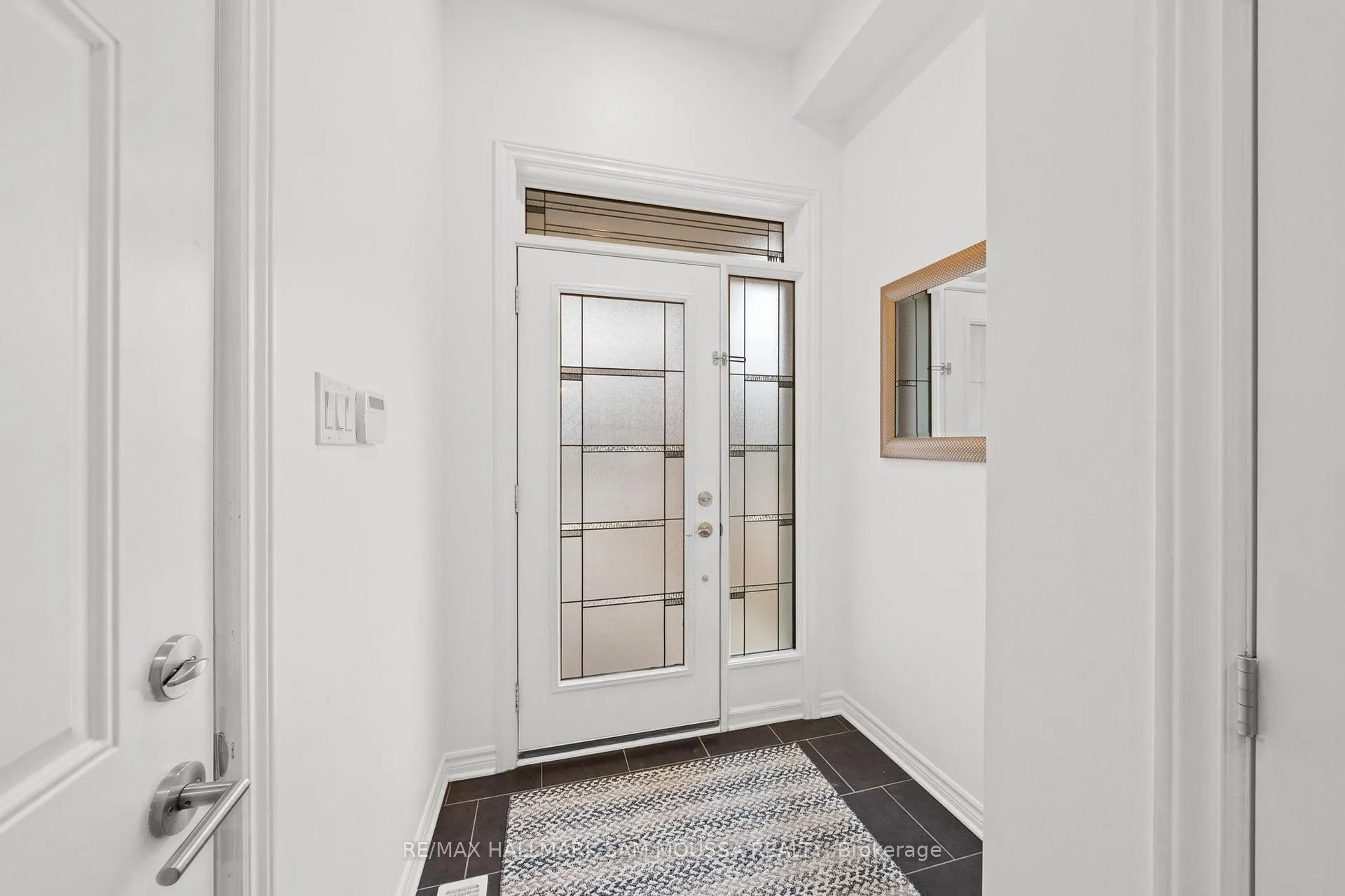 Photo 4 of 185 Flat Sedge Crescent, Ottawa, Blossom Park/Kemp Park/Findlay Creek — HOMEH