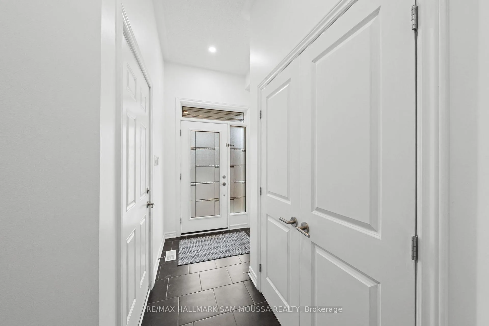 Photo 5 of 185 Flat Sedge Crescent, Ottawa, Blossom Park/Kemp Park/Findlay Creek — HOMEH