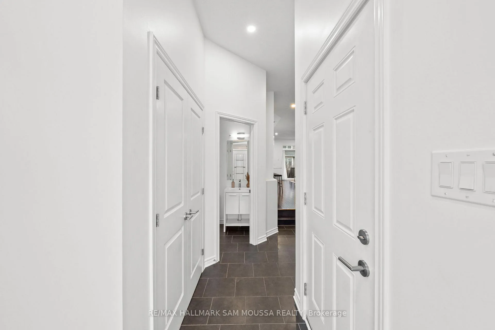 Photo 6 of 185 Flat Sedge Crescent, Ottawa, Blossom Park/Kemp Park/Findlay Creek — HOMEH