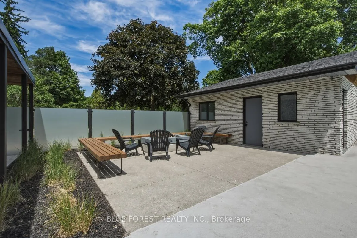 Photo 48 of 2 Hampton Crescent, London, North Q — HOMEH