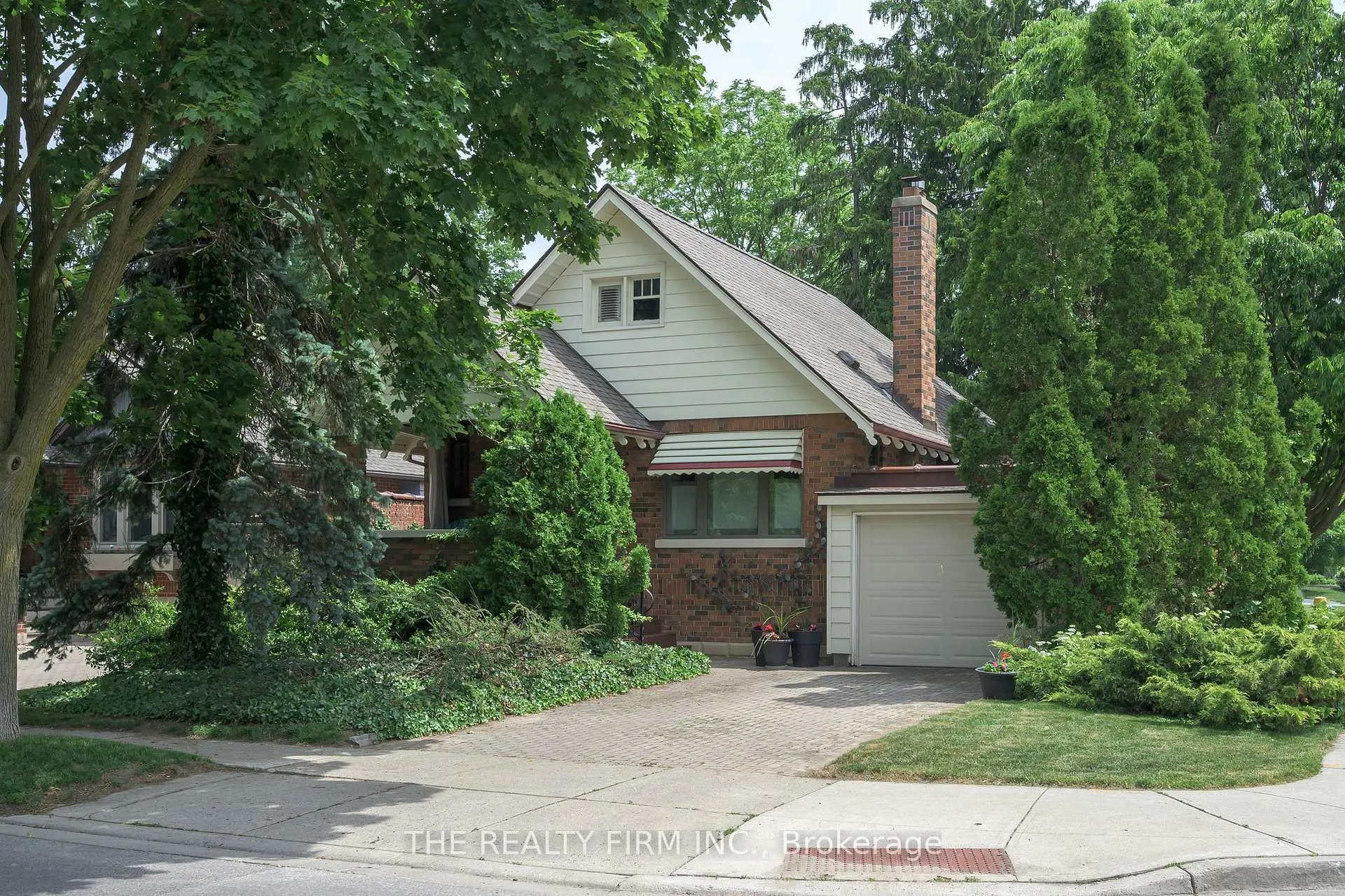 Photo 1 of 252 Edward Street, London, South G — HOMEH