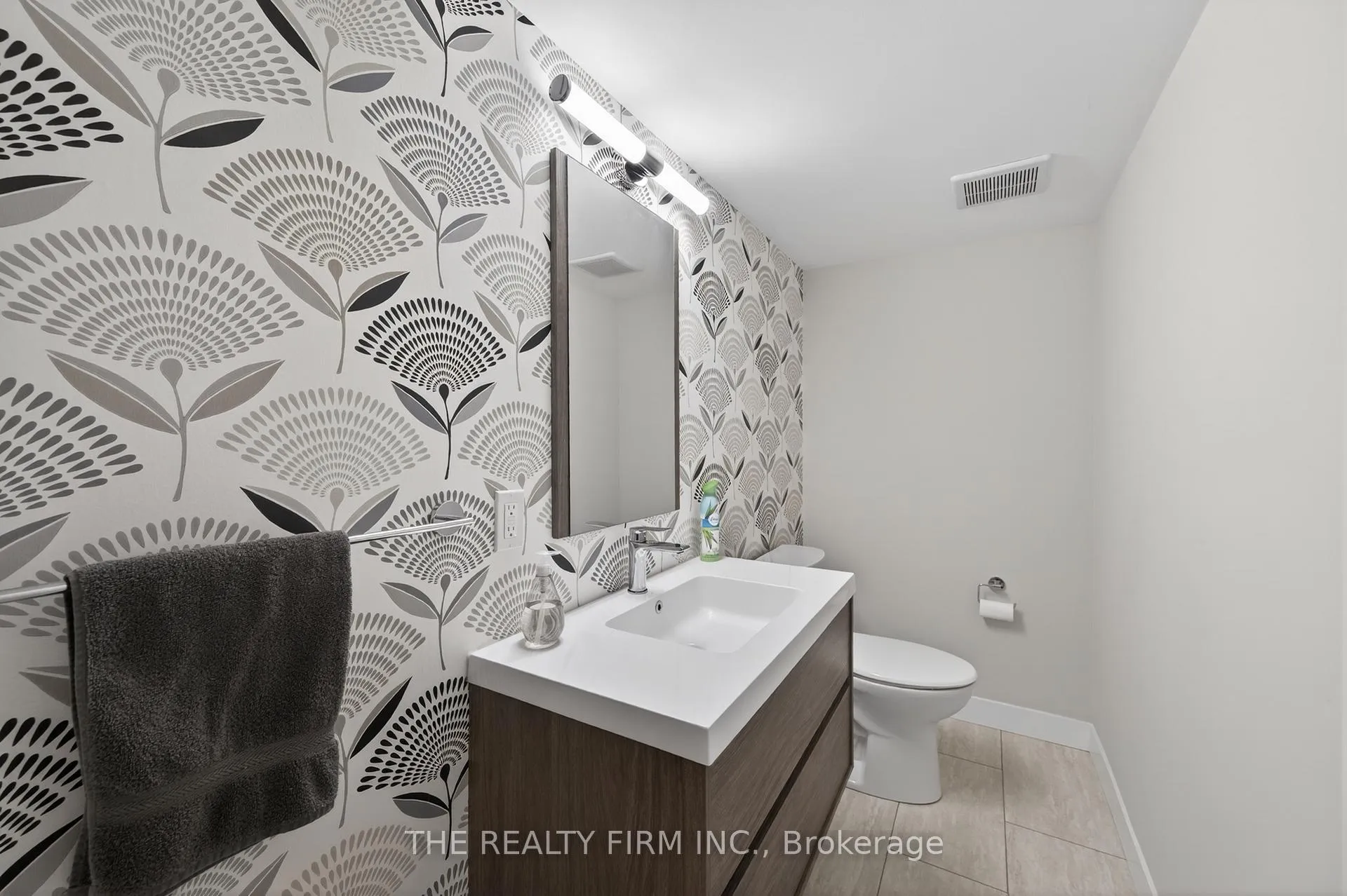 Photo 24 of 252 Edward Street, London, South G — HOMEH