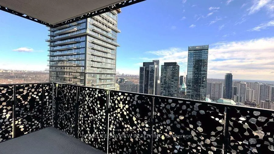 Photo 14 of Unit 3712, 55 Charles Street E, Toronto, Church-Yonge Corridor — HOMEH