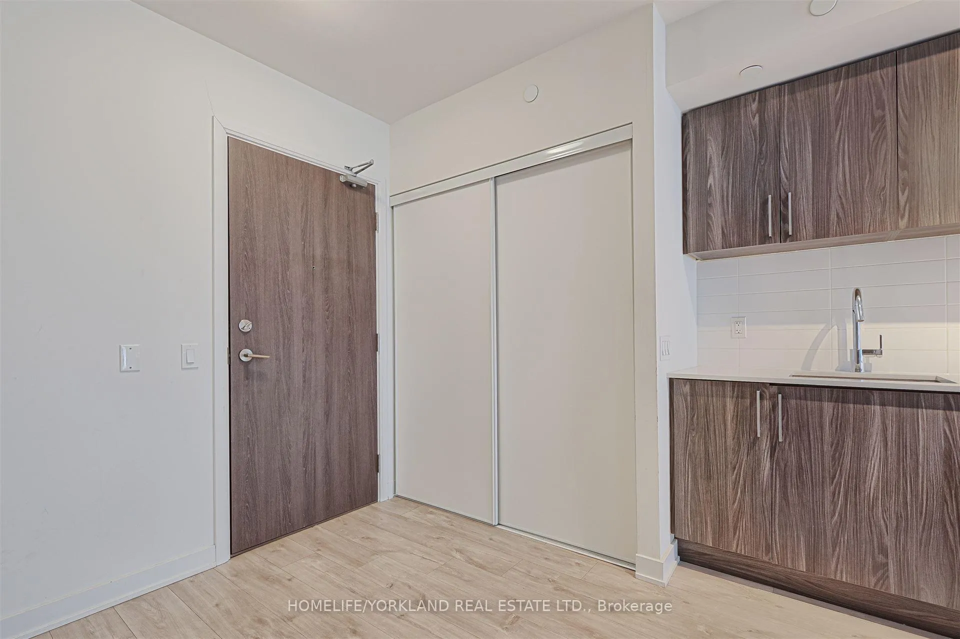 Photo 5 of Unit 718E, 576 Front Street W, Toronto, Waterfront Communities — HOMEH