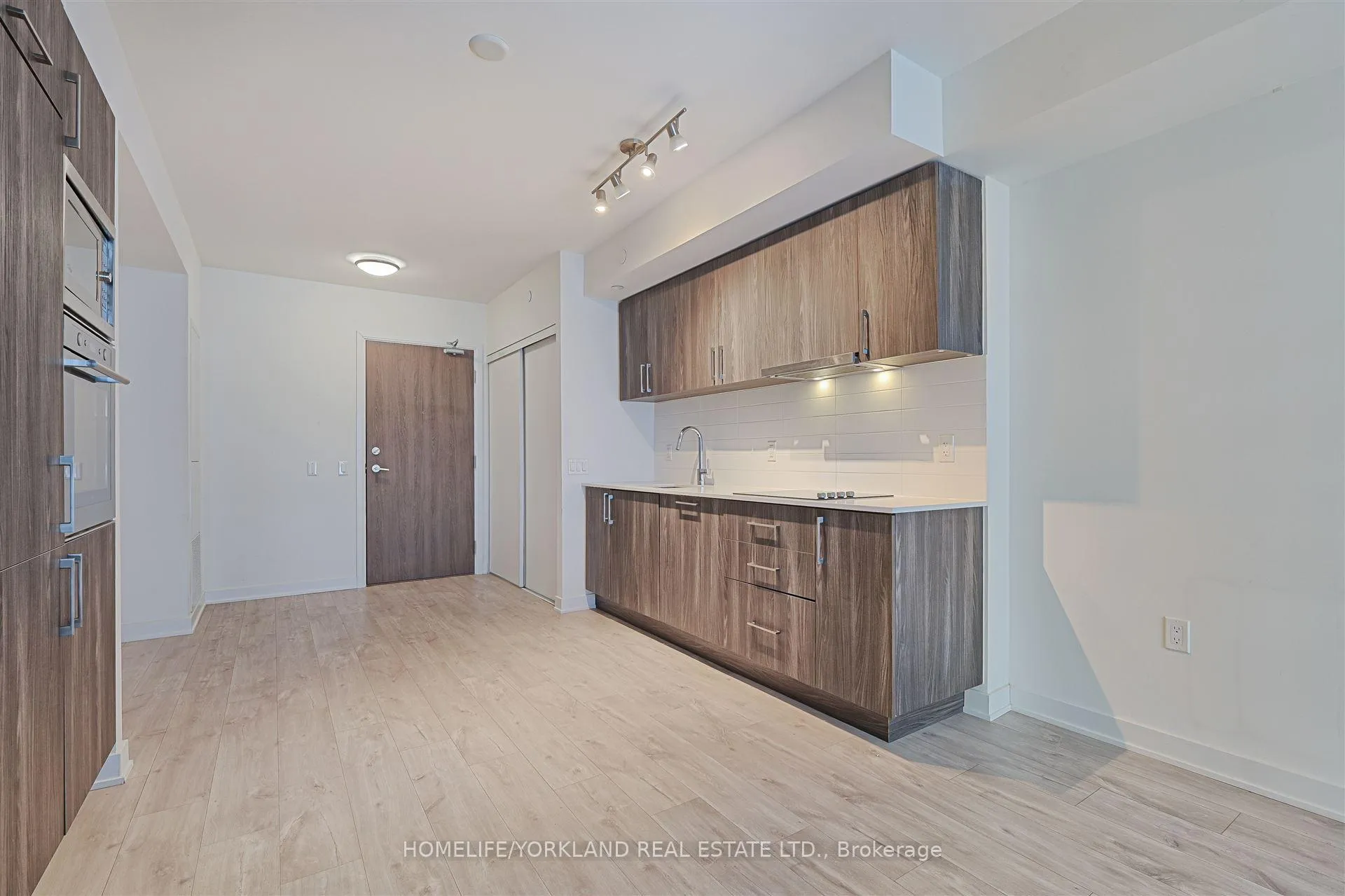 Photo 6 of Unit 718E, 576 Front Street W, Toronto, Waterfront Communities — HOMEH