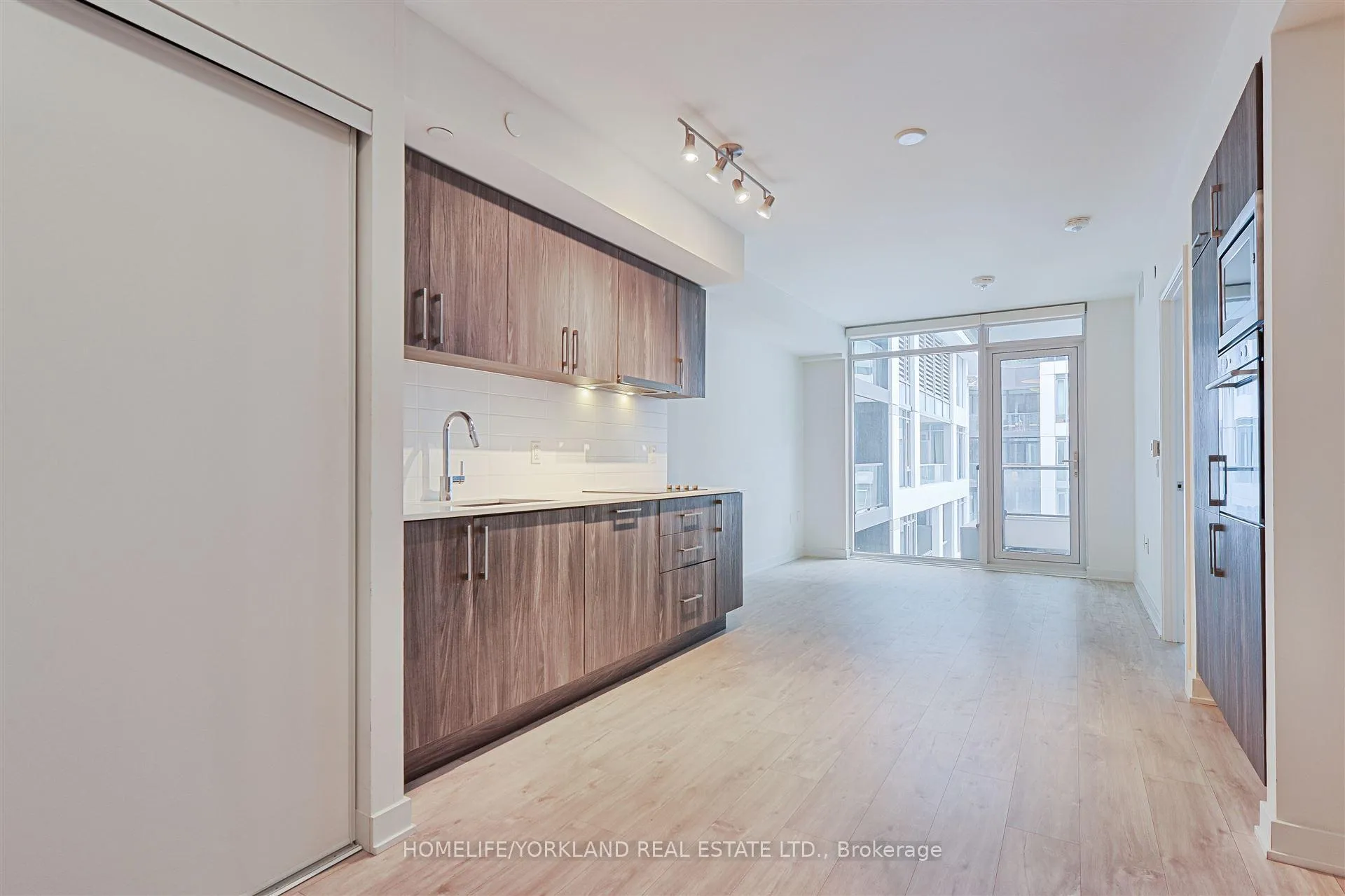 Photo 10 of Unit 718E, 576 Front Street W, Toronto, Waterfront Communities — HOMEH