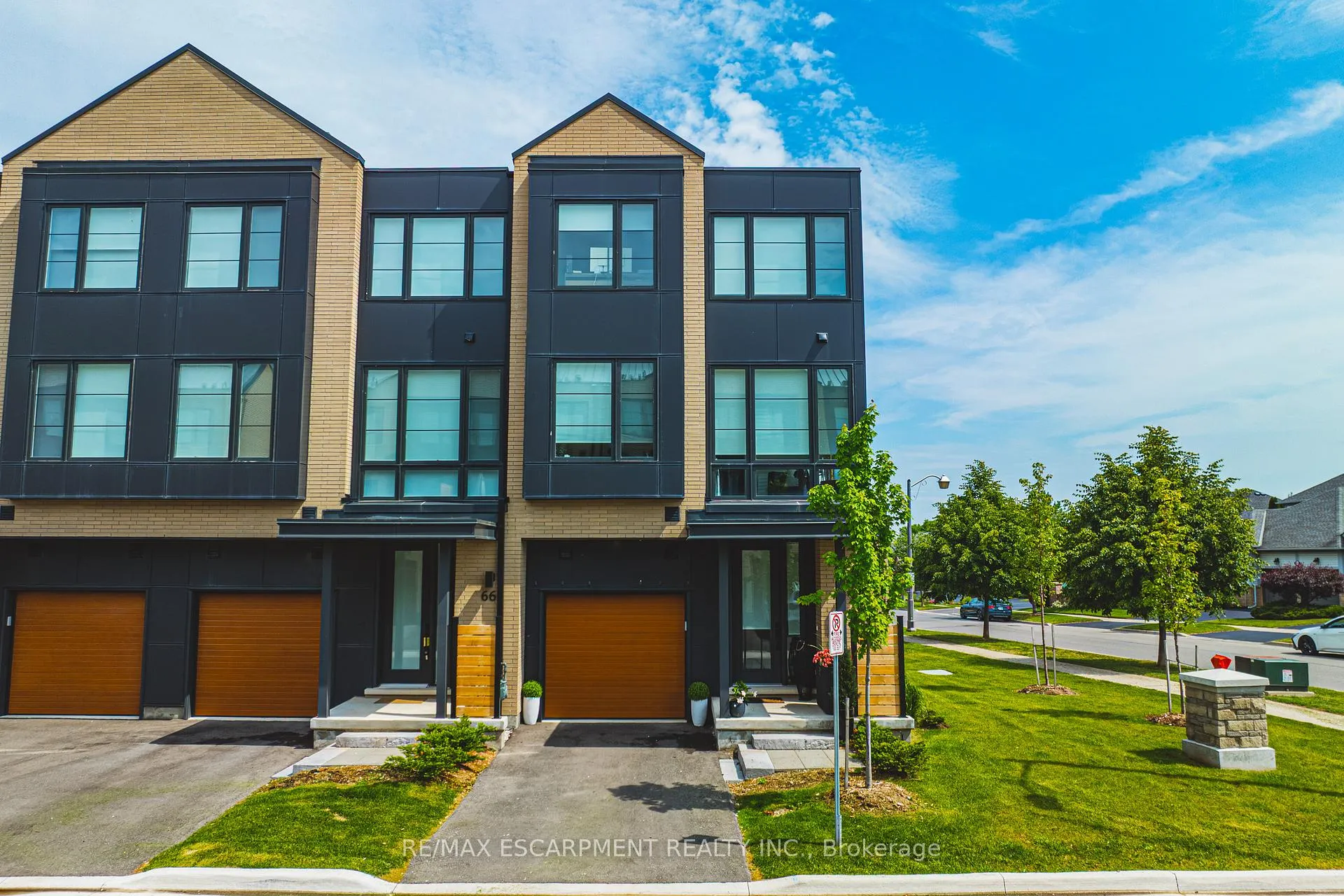 Photo 1 of Unit 67, 2273 Turnberry Road, Burlington, Rose — HOMEH