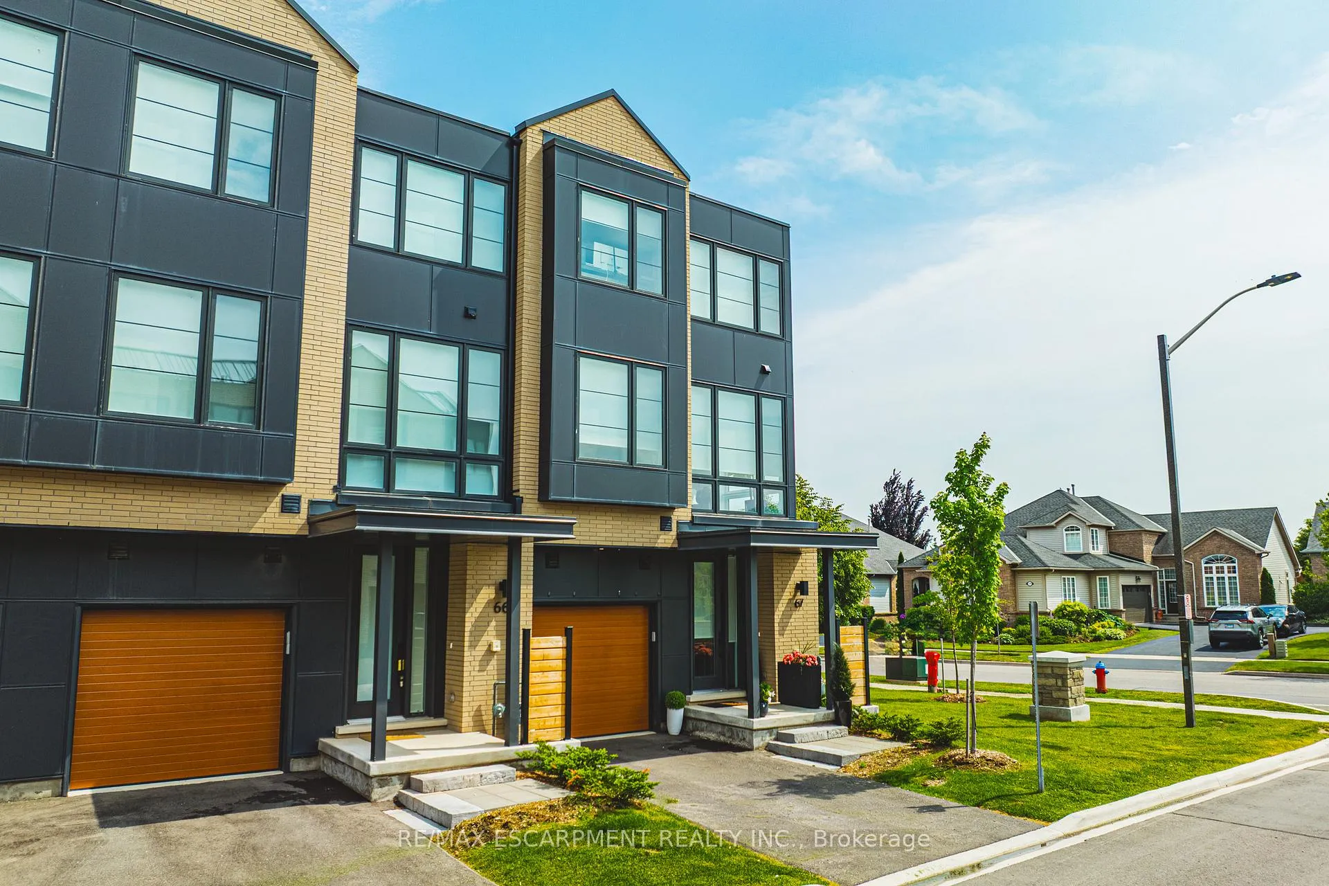 Photo 2 of Unit 67, 2273 Turnberry Road, Burlington, Rose — HOMEH