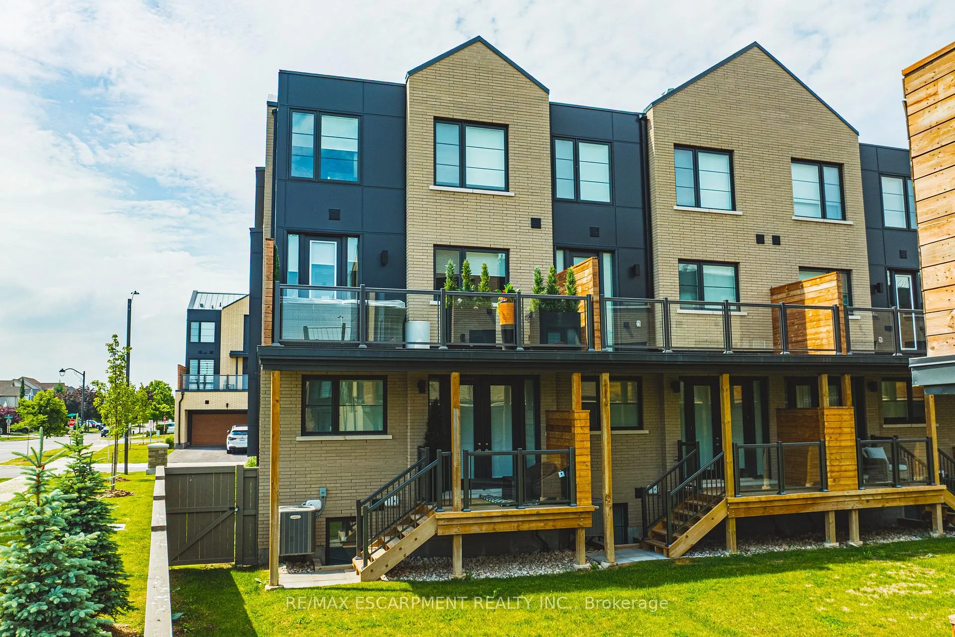 Photo 43 of Unit 67, 2273 Turnberry Road, Burlington, Rose — HOMEH