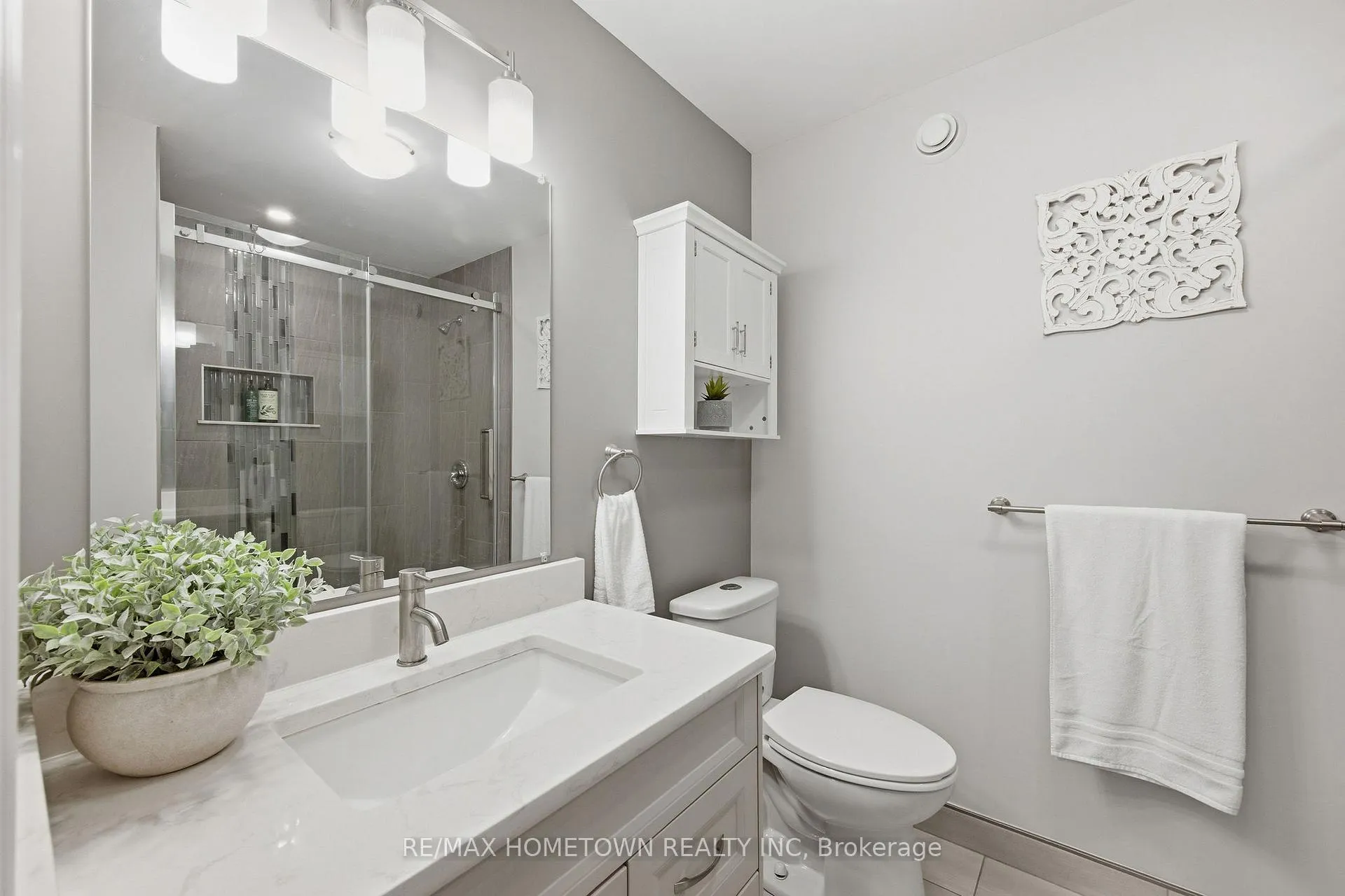 Photo 30 of 53B Centre Street, Brockville — HOMEH