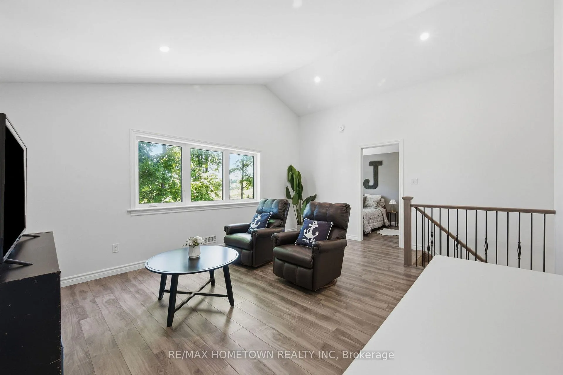 Photo 33 of 53B Centre Street, Brockville — HOMEH