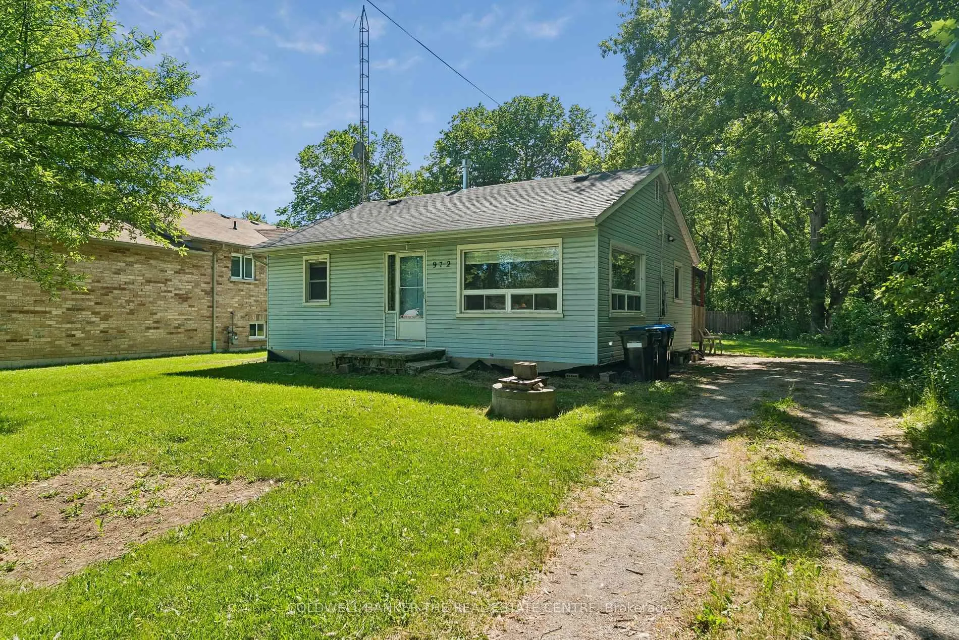 Photo 2 of 972 Gilmore Avenue, Innisfil, Lefroy — HOMEH