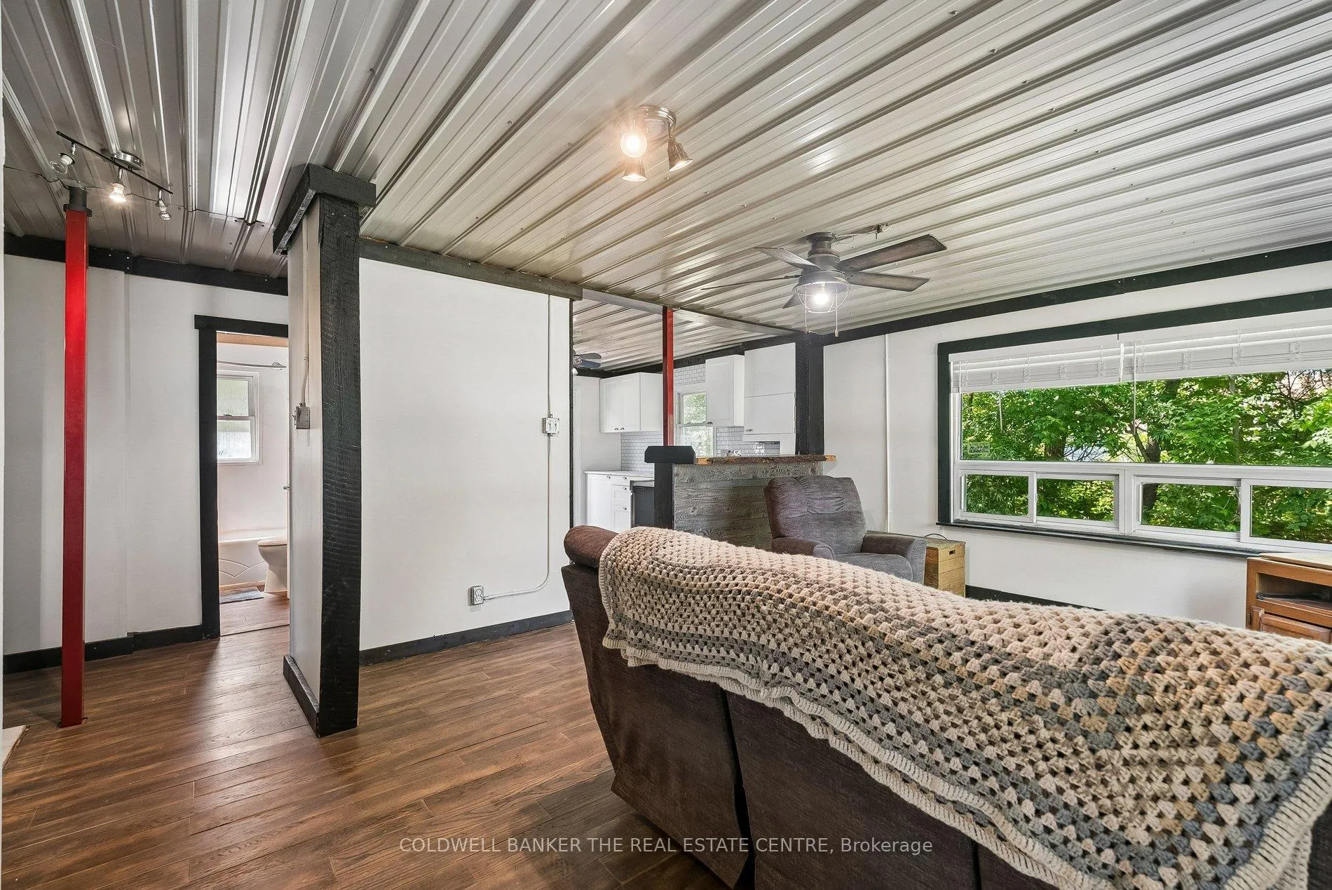 Photo 6 of 972 Gilmore Avenue, Innisfil, Lefroy — HOMEH