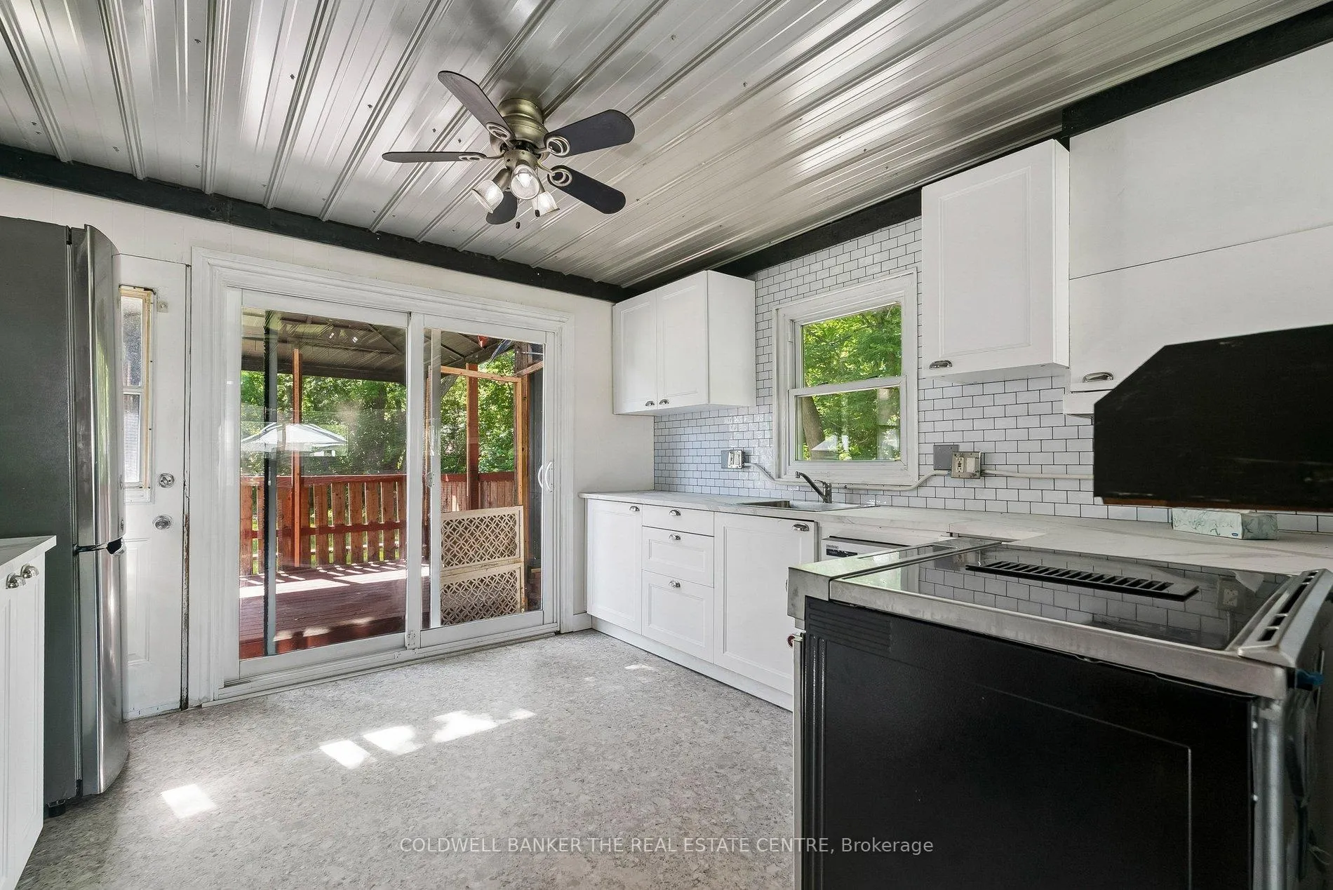 Photo 9 of 972 Gilmore Avenue, Innisfil, Lefroy — HOMEH