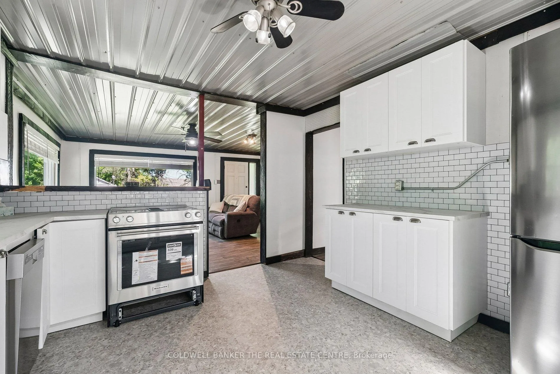 Photo 10 of 972 Gilmore Avenue, Innisfil, Lefroy — HOMEH