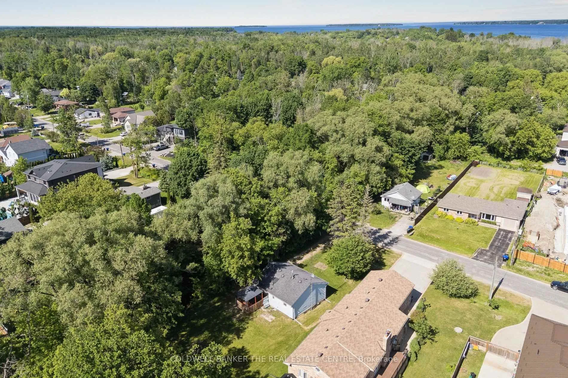 Photo 30 of 972 Gilmore Avenue, Innisfil, Lefroy — HOMEH