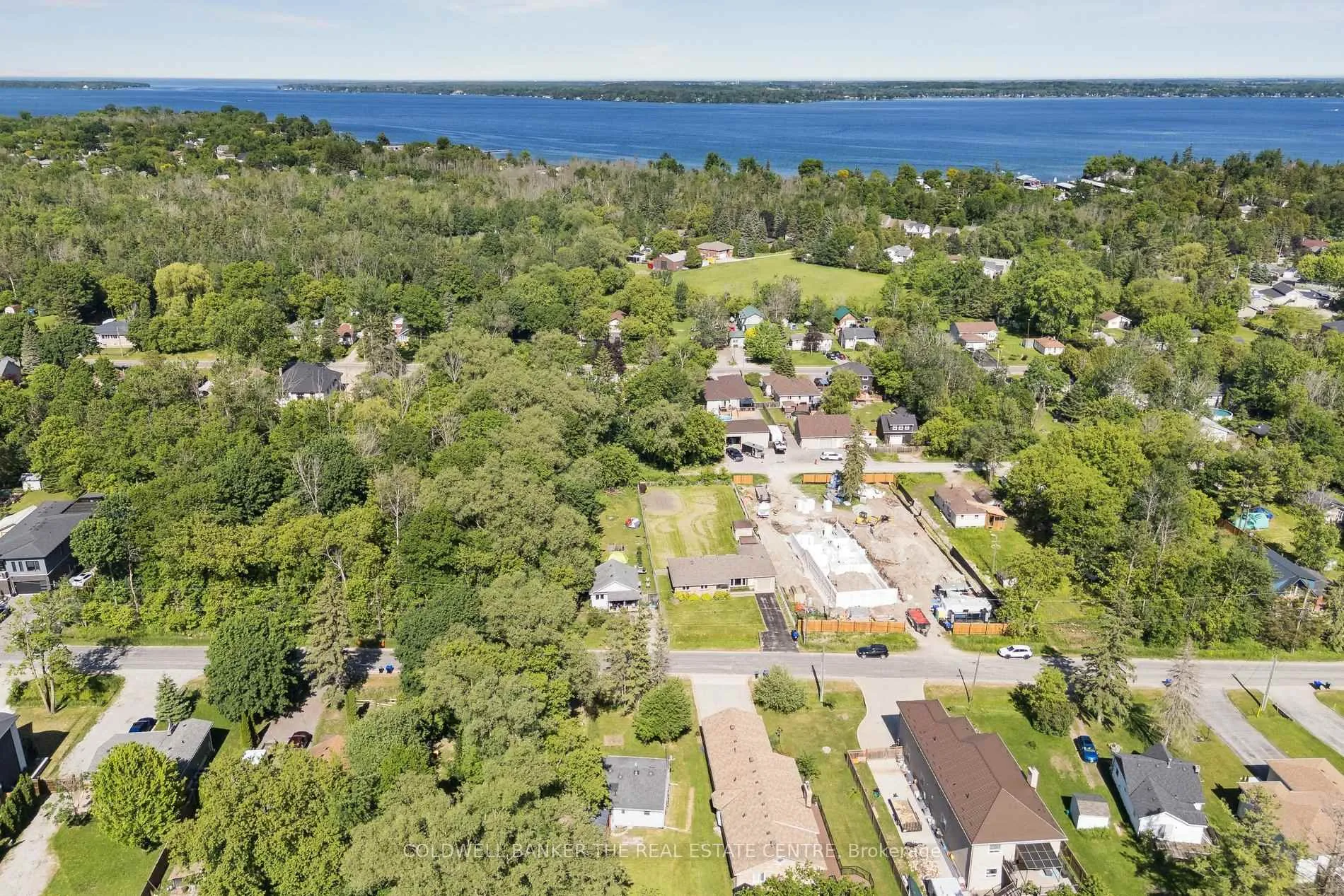 Photo 34 of 972 Gilmore Avenue, Innisfil, Lefroy — HOMEH