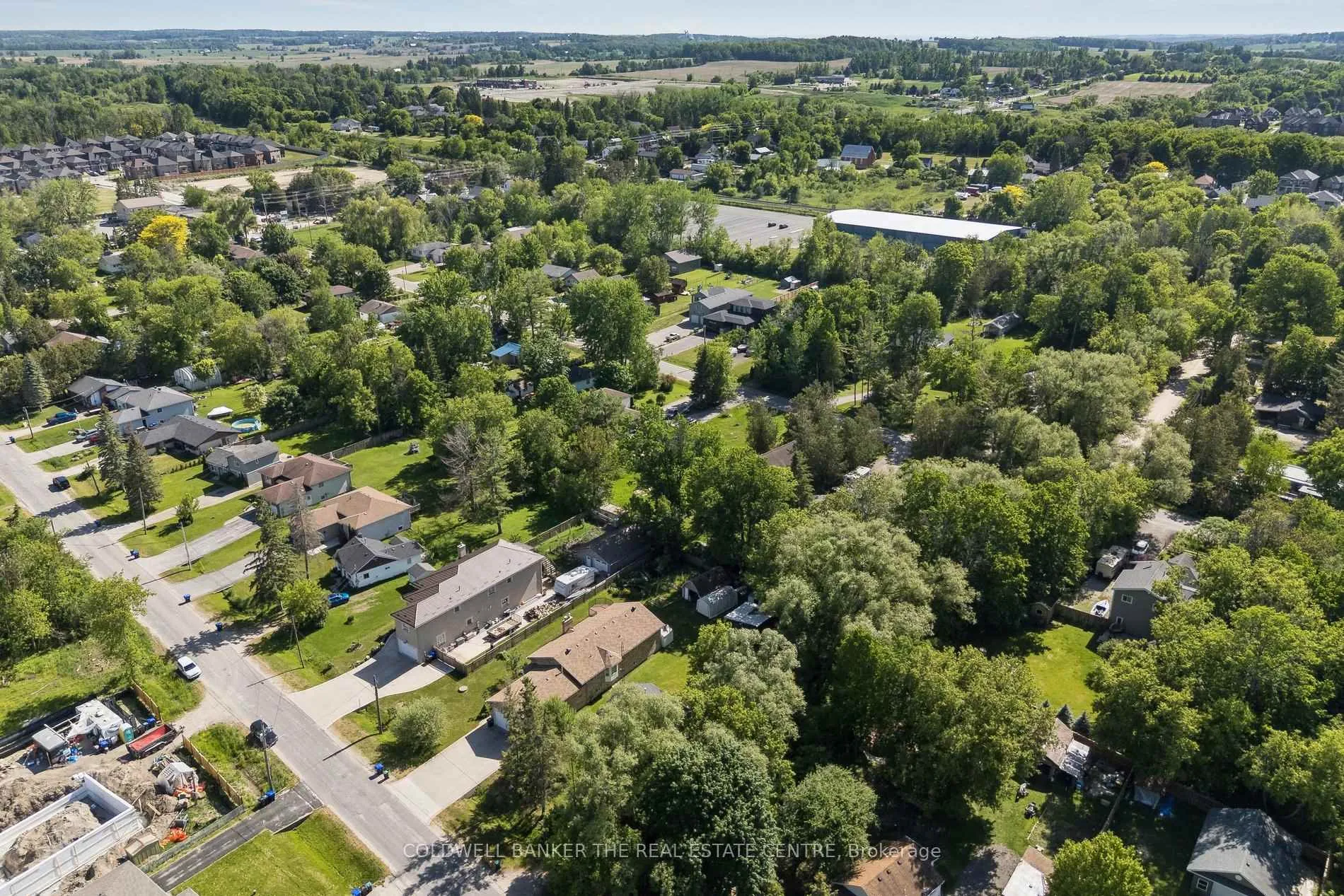 Photo 37 of 972 Gilmore Avenue, Innisfil, Lefroy — HOMEH