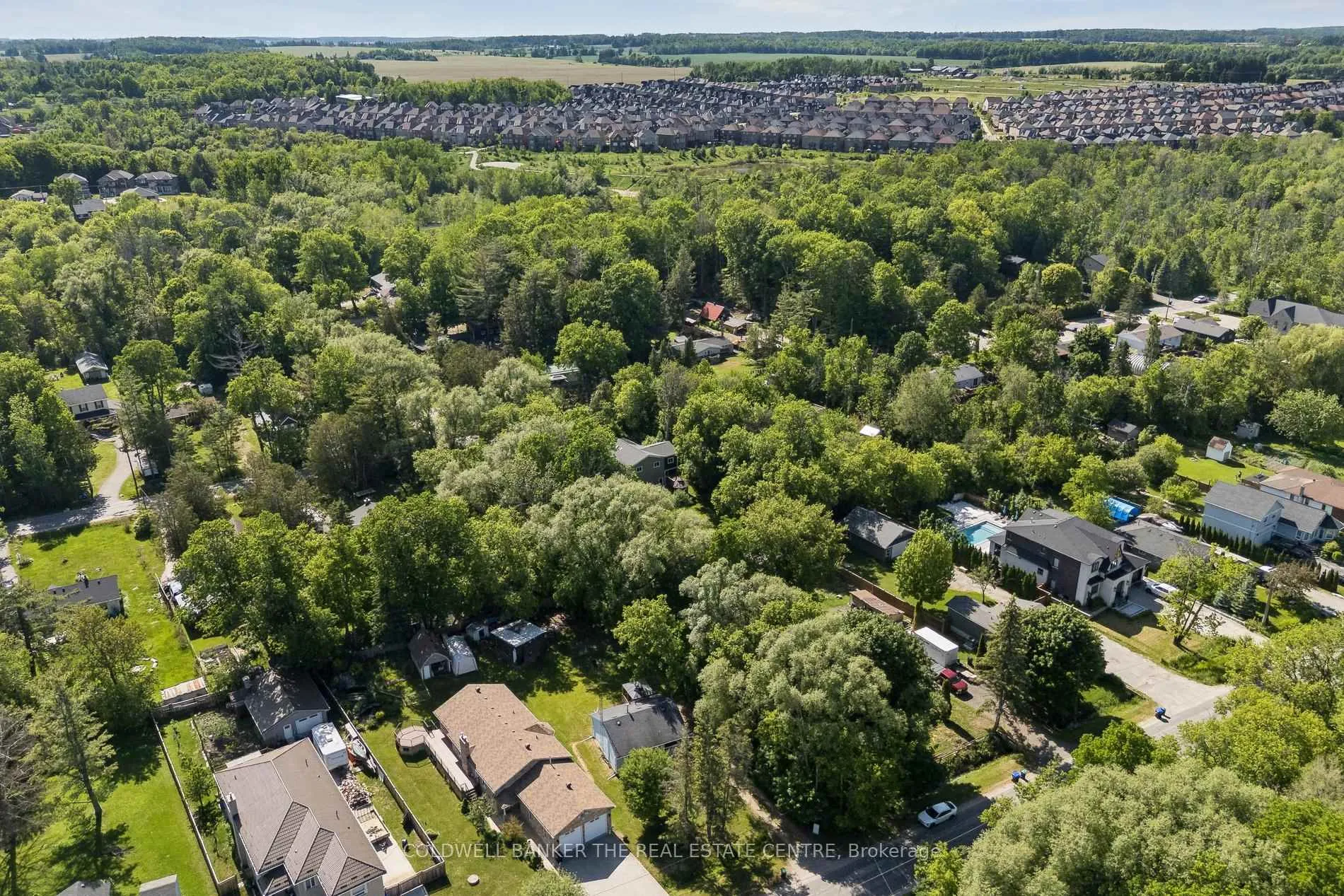 Photo 39 of 972 Gilmore Avenue, Innisfil, Lefroy — HOMEH