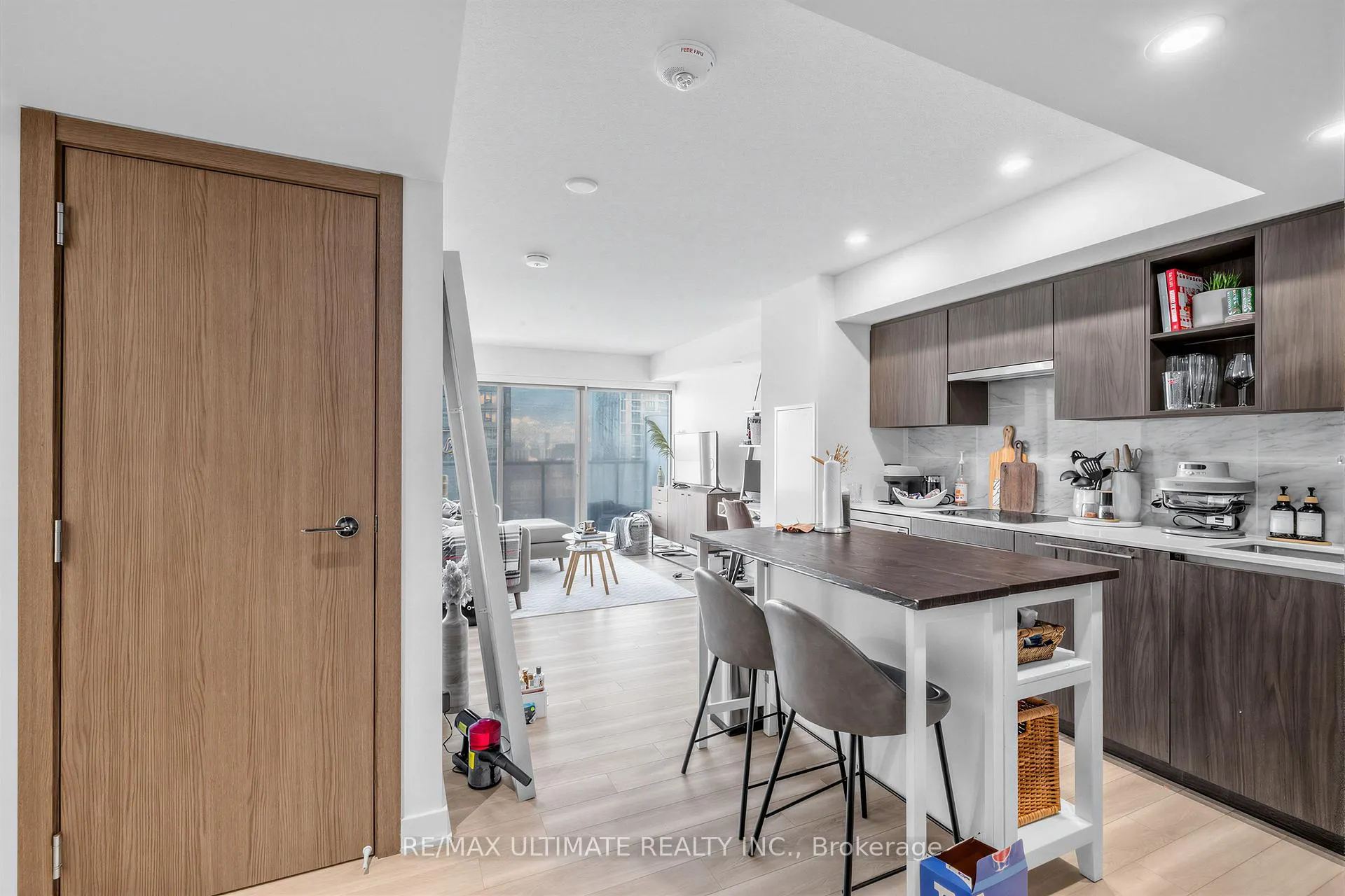 Photo 2 of Unit 2308, 17 Bathurst Street, Toronto, Waterfront Communities — HOMEH