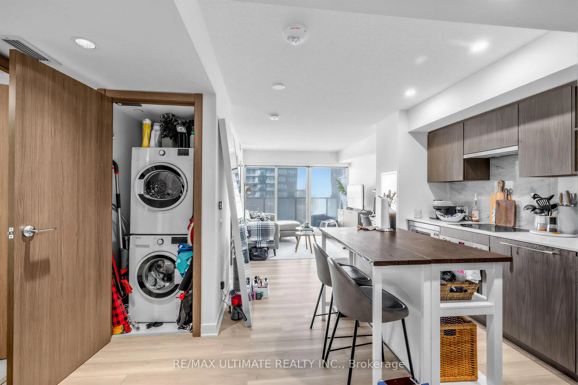 Photo 4 of Unit 2308, 17 Bathurst Street, Toronto, Waterfront Communities — HOMEH