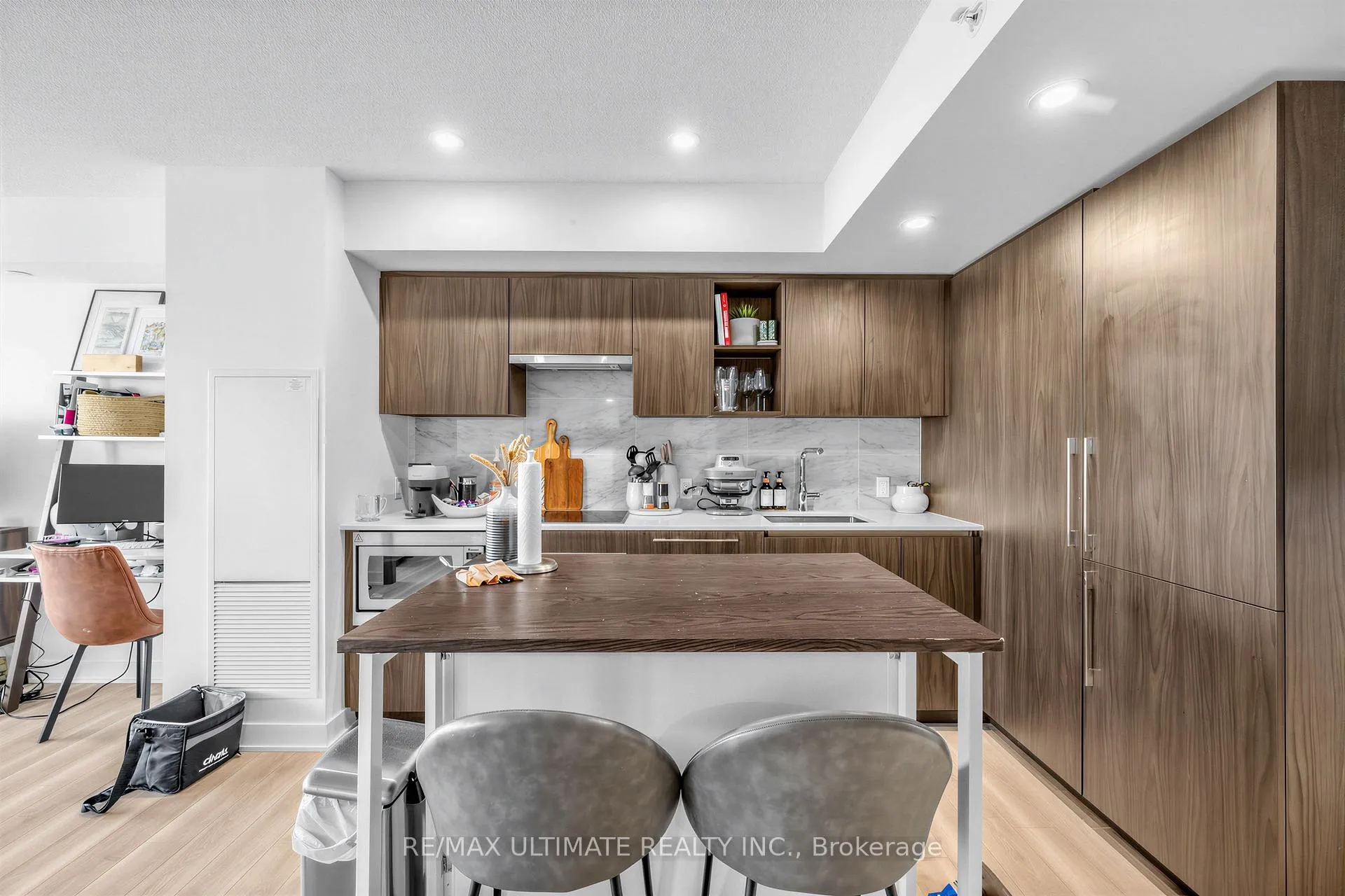 Photo 6 of Unit 2308, 17 Bathurst Street, Toronto, Waterfront Communities — HOMEH
