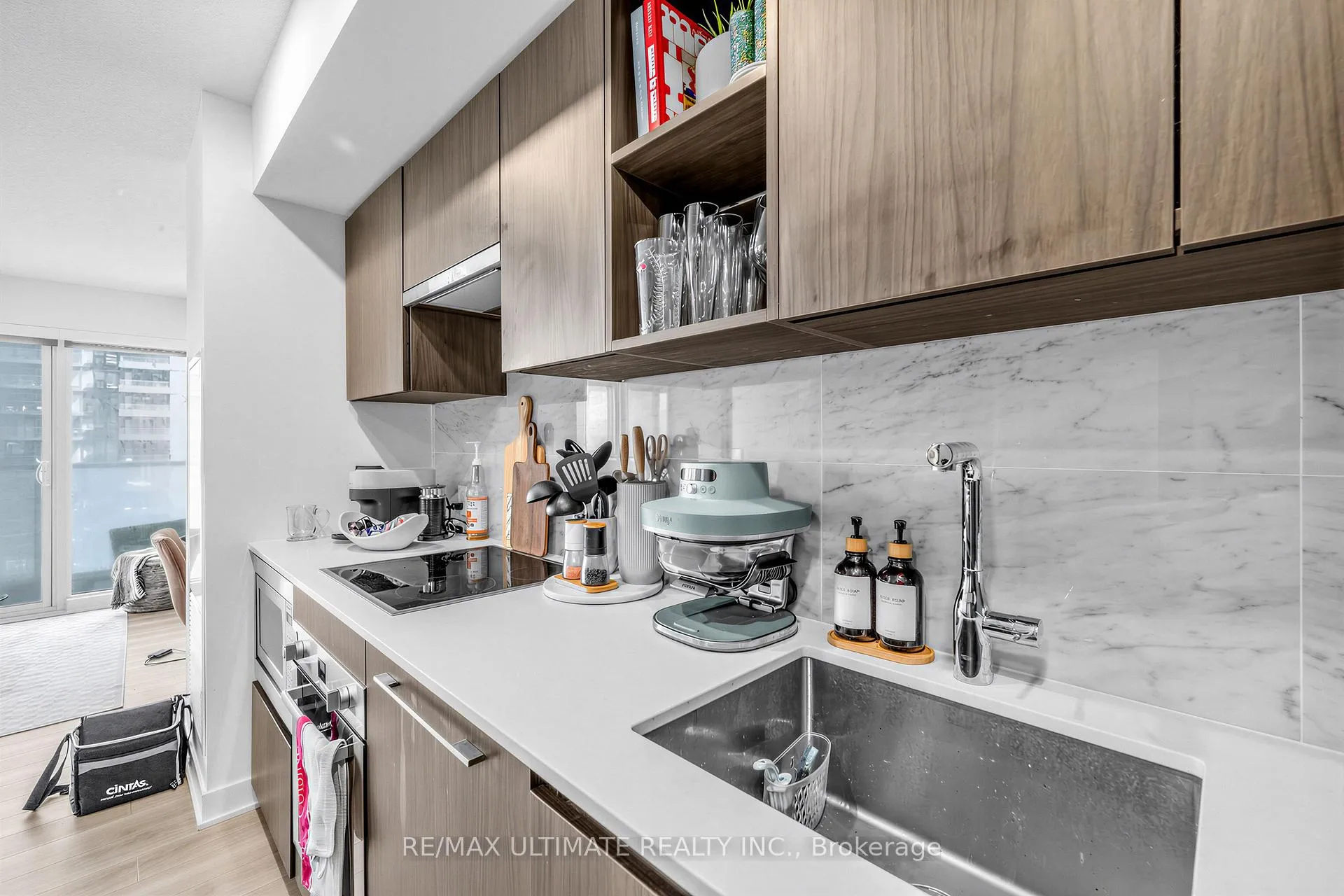 Photo 8 of Unit 2308, 17 Bathurst Street, Toronto, Waterfront Communities — HOMEH