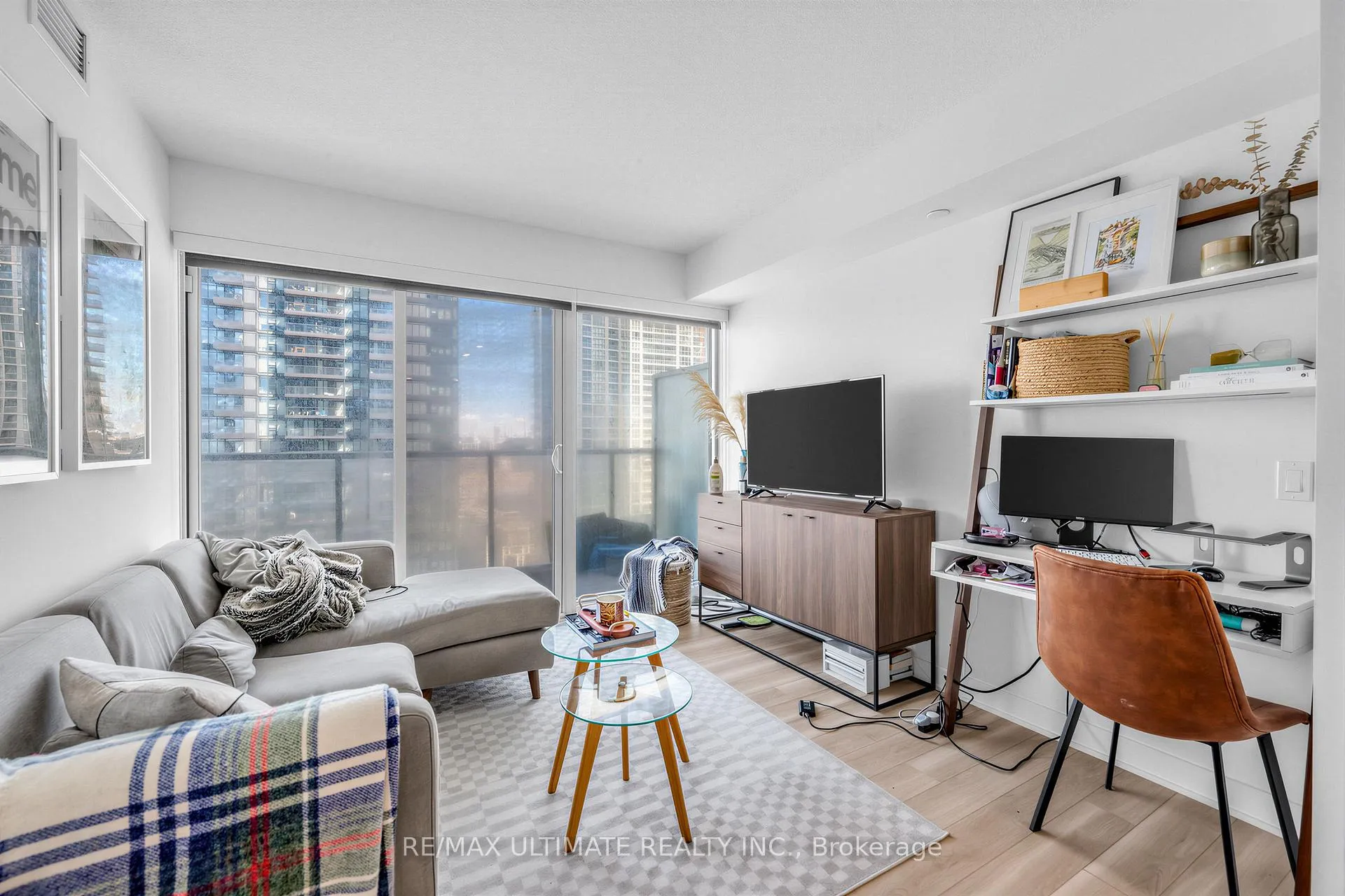 Photo 11 of Unit 2308, 17 Bathurst Street, Toronto, Waterfront Communities — HOMEH