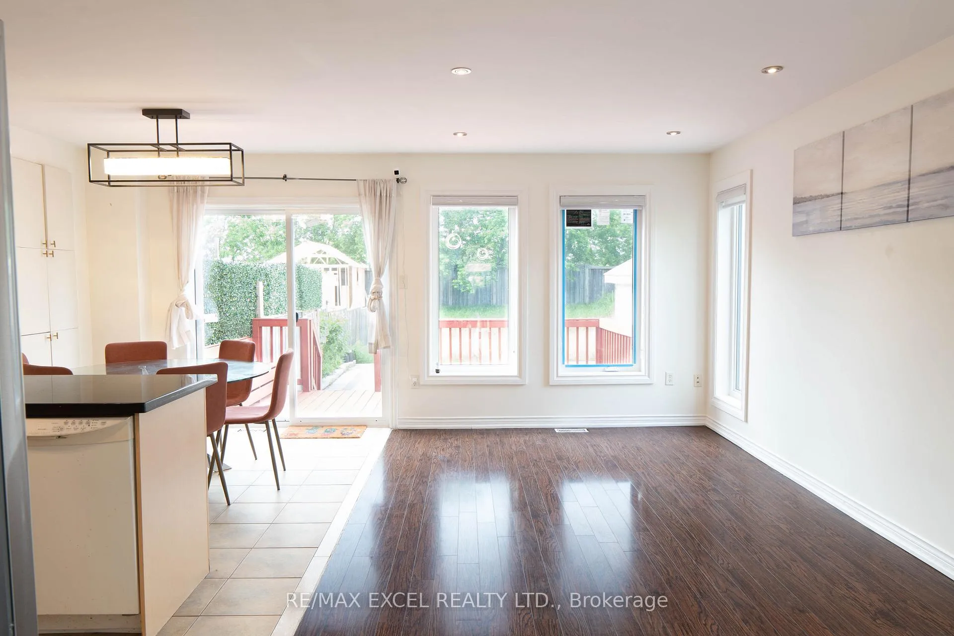 Photo 4 of 118 Redkey Drive, Markham, Milliken Mills East — HOMEH