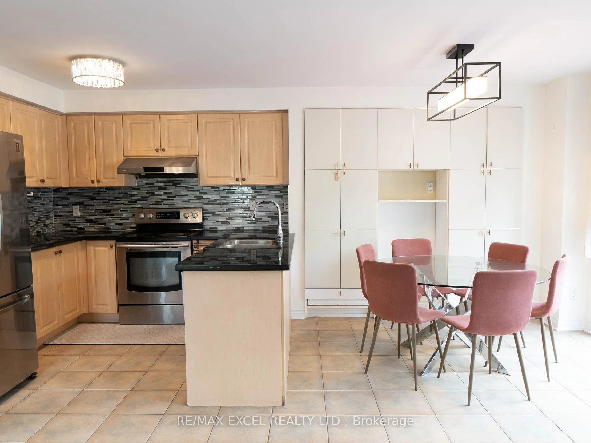 Photo 6 of 118 Redkey Drive, Markham, Milliken Mills East — HOMEH