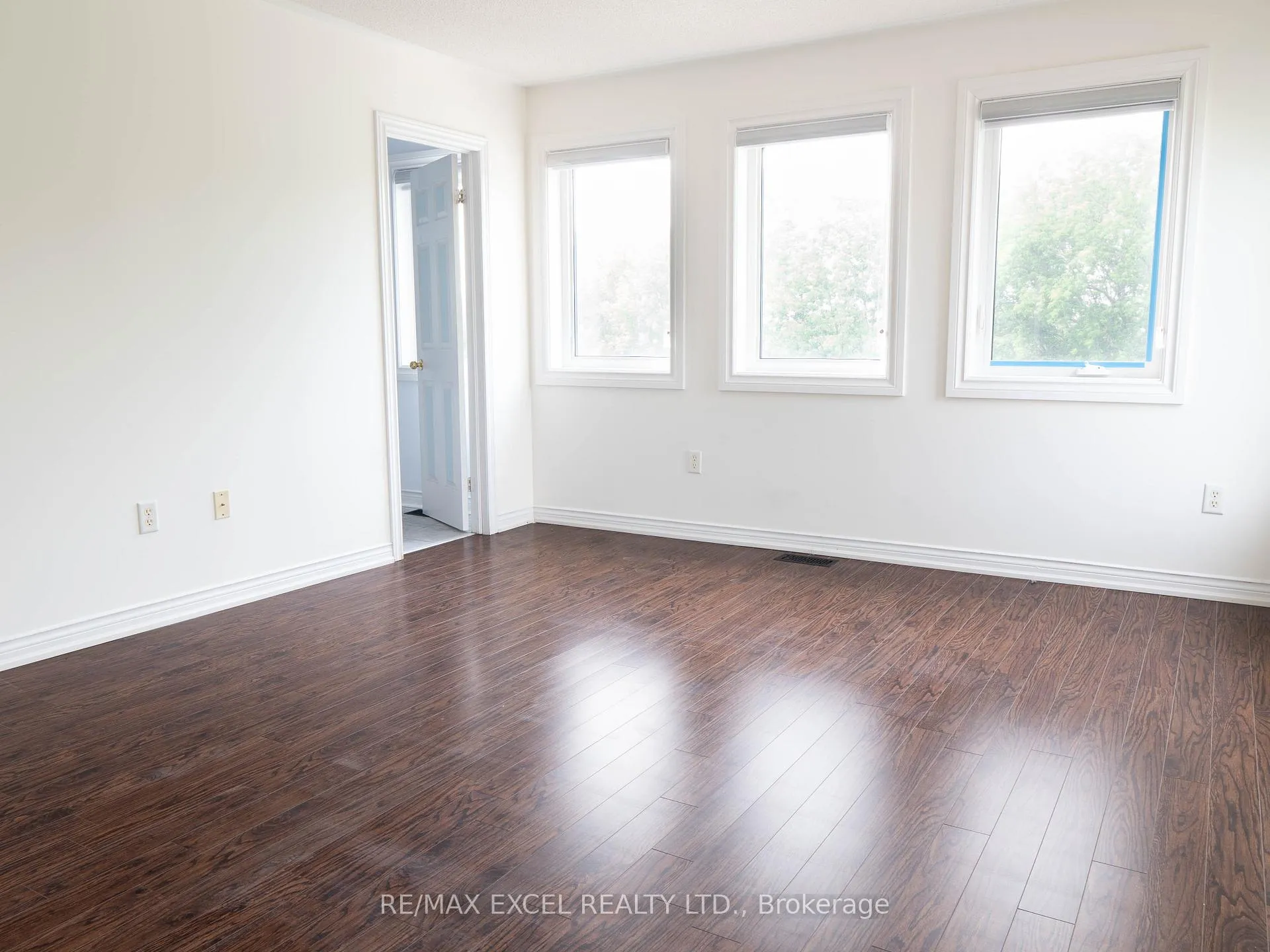 Photo 16 of 118 Redkey Drive, Markham, Milliken Mills East — HOMEH