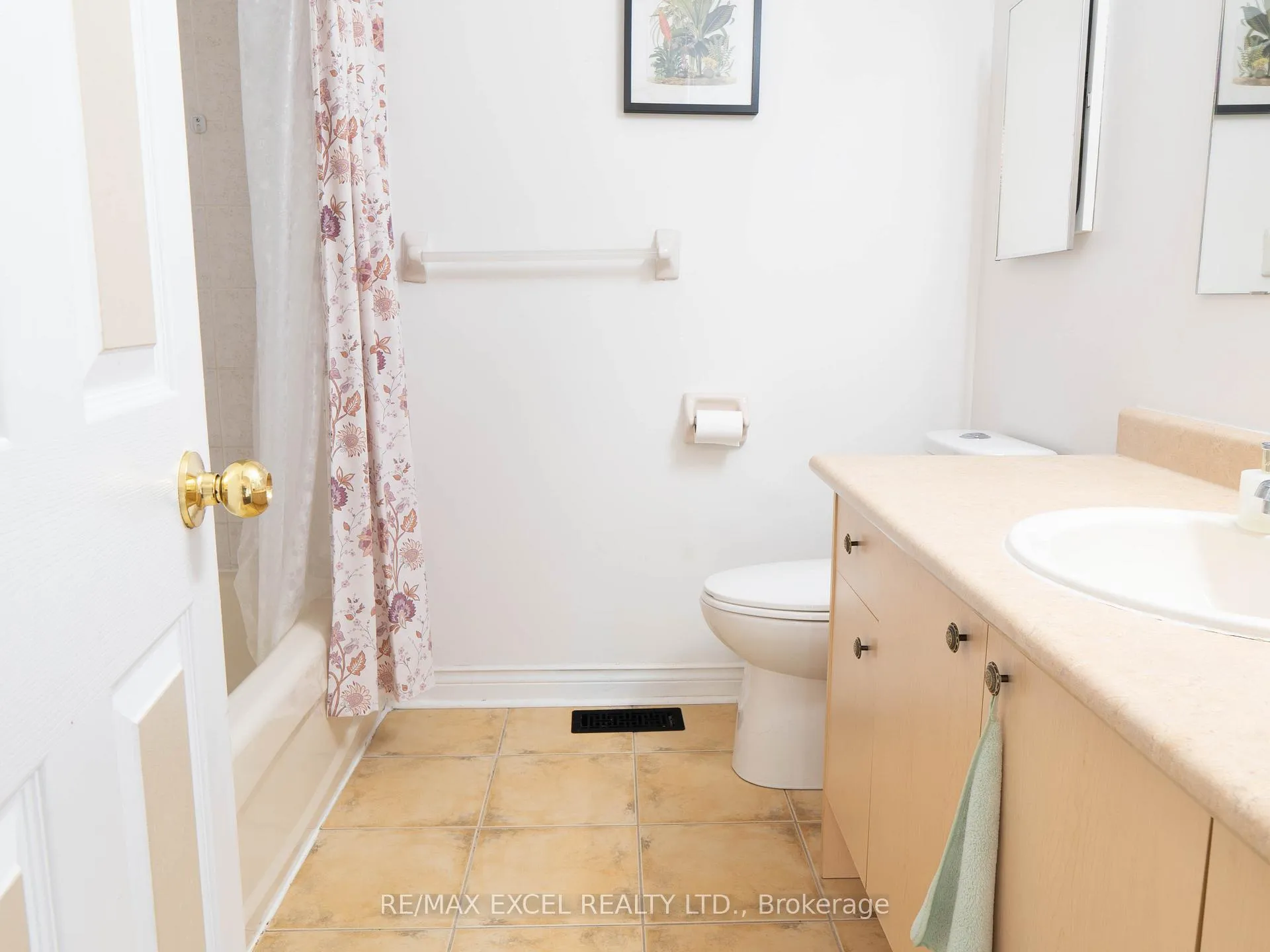 Photo 17 of 118 Redkey Drive, Markham, Milliken Mills East — HOMEH