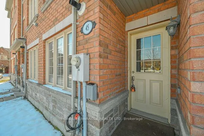 Photo 4 of 45 Peach Drive, Brampton, Sandringham-Wellington — HOMEH