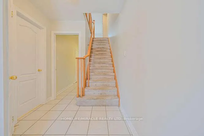 Photo 9 of 45 Peach Drive, Brampton, Sandringham-Wellington — HOMEH
