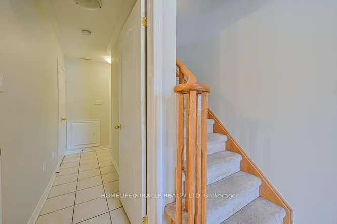 Photo 15 of 45 Peach Drive, Brampton, Sandringham-Wellington — HOMEH