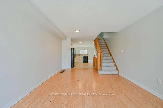 Photo 17 of 45 Peach Drive, Brampton, Sandringham-Wellington — HOMEH