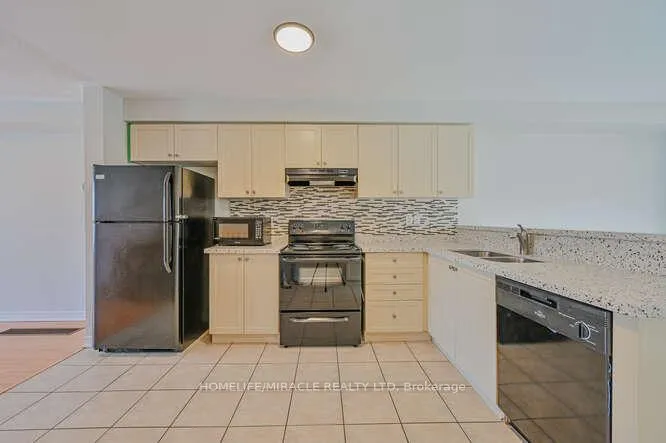 Photo 27 of 45 Peach Drive, Brampton, Sandringham-Wellington — HOMEH