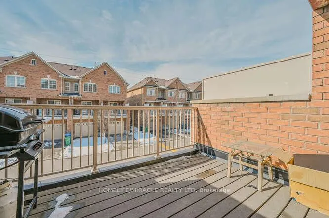Photo 14 of 45 Peach Drive, Brampton, Sandringham-Wellington — HOMEH