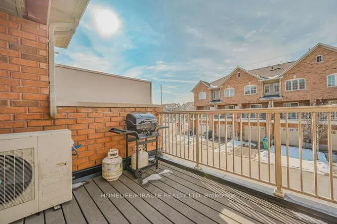 Photo 16 of 45 Peach Drive, Brampton, Sandringham-Wellington — HOMEH