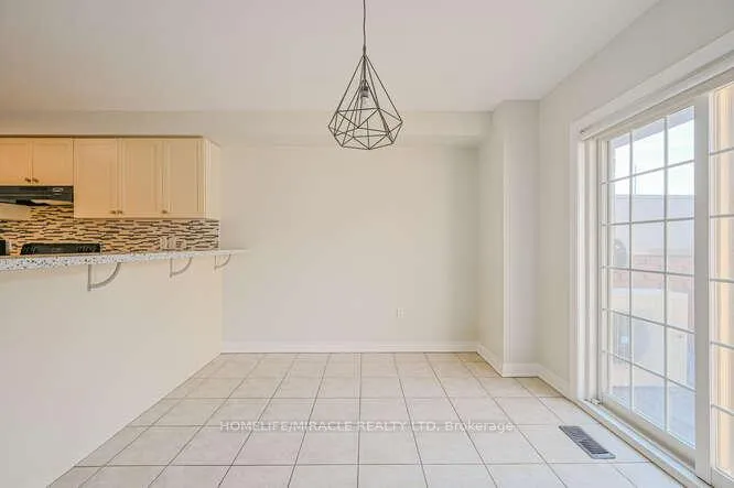 Photo 31 of 45 Peach Drive, Brampton, Sandringham-Wellington — HOMEH
