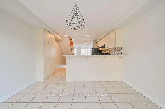 Photo 35 of 45 Peach Drive, Brampton, Sandringham-Wellington — HOMEH