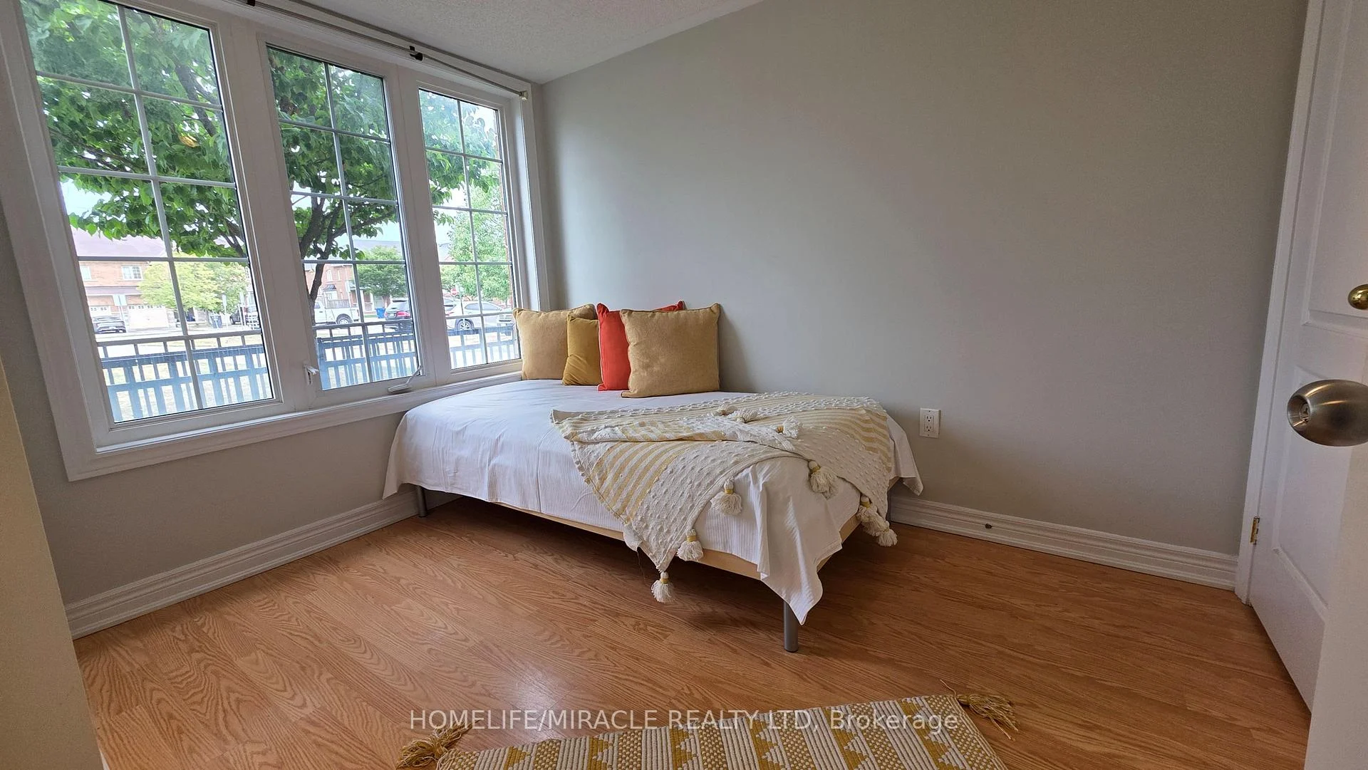 Photo 38 of 45 Peach Drive, Brampton, Sandringham-Wellington — HOMEH