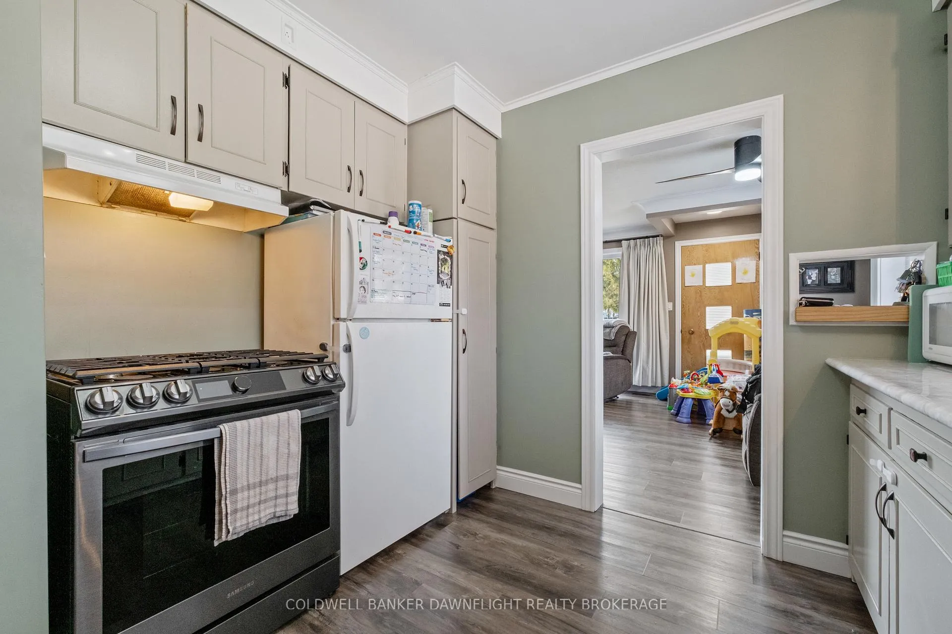 Photo 11 of 105 Wellington Street W, South Huron, Exeter — HOMEH