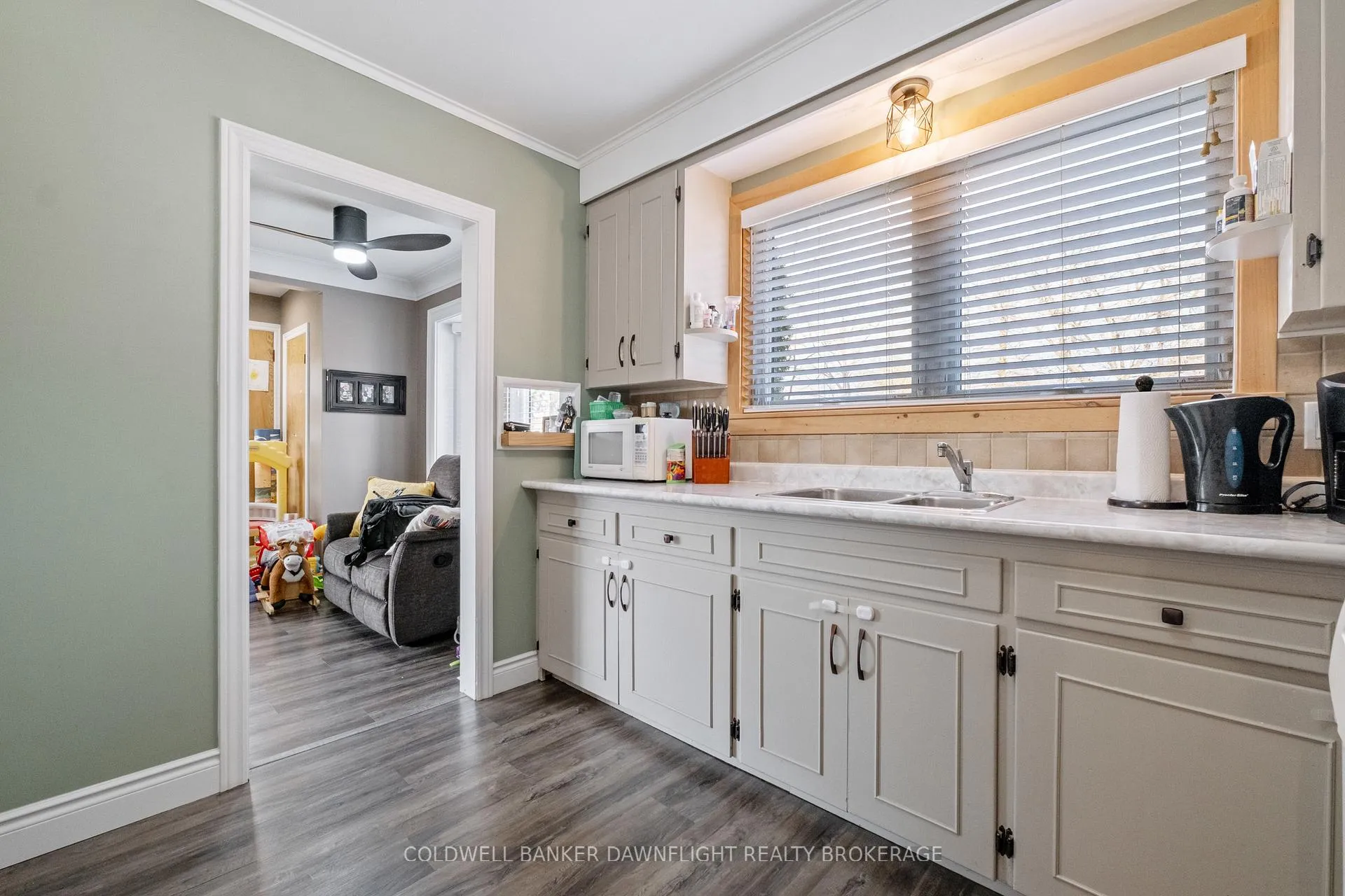 Photo 12 of 105 Wellington Street W, South Huron, Exeter — HOMEH